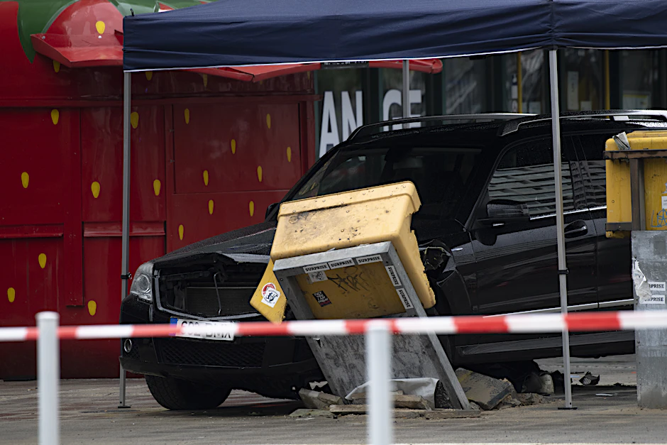 Der Unfallwagen am Hardenbergplatz.