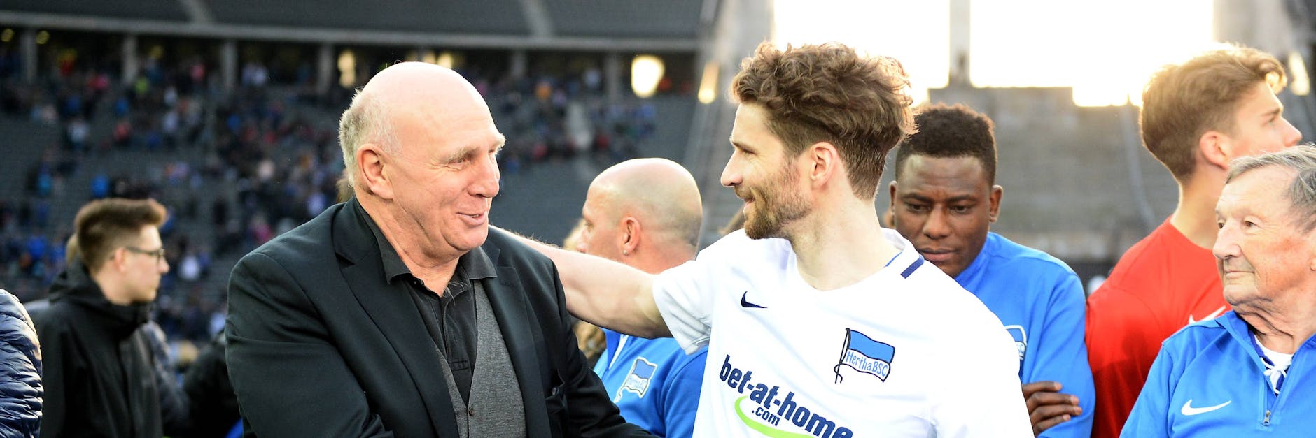 Ex-Manager Dieter Hoeneß und der neue Sportdirektor Arne Friedrich trafen sich 2017 beim Abschiedsspiel von Marcelinho.