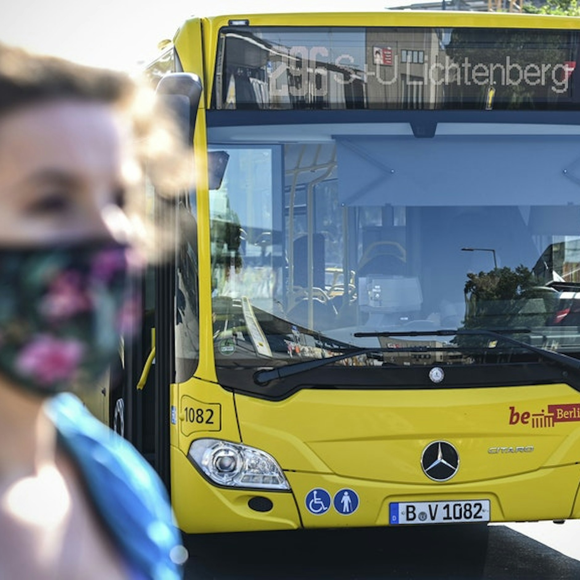 Vorne einsteigen wieder möglich: ein Bus der Linie 296.