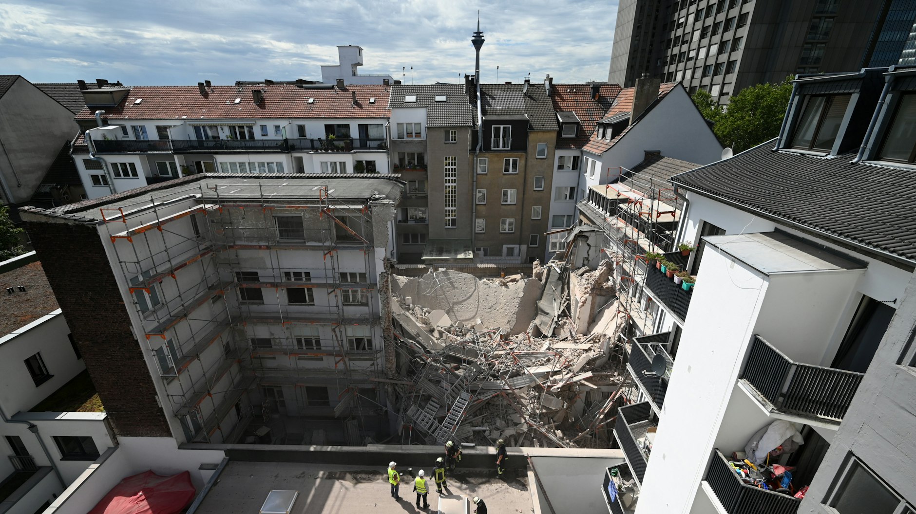 Eingestürztes Gebäude in Düsseldorf. Die Unglücksstelle liegt in einem Hinterhaus.&nbsp;