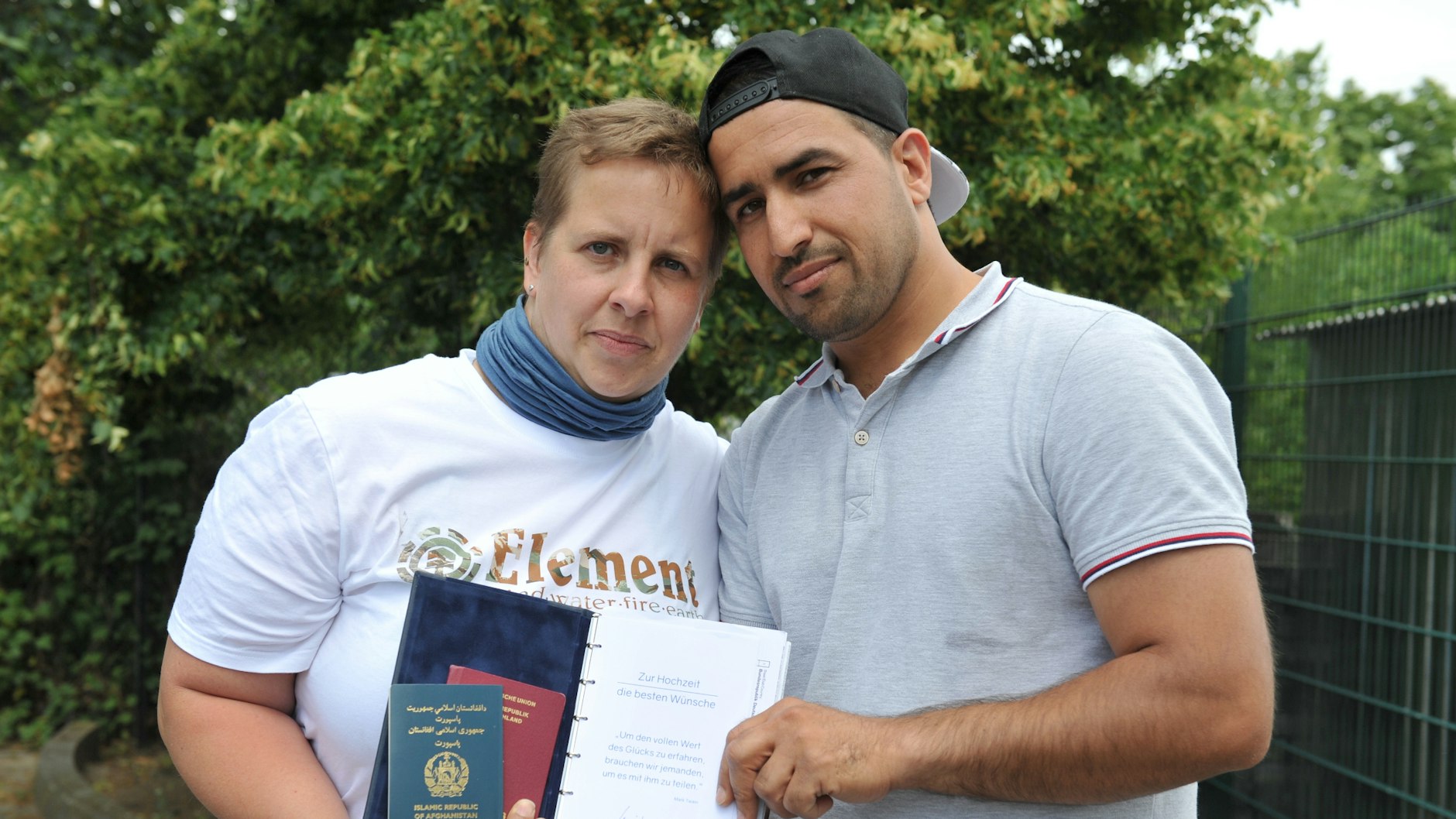 Nadine Azad-Belz (39)  geht mit ihrem Mann Nasir Azad (29) bewusst an die Öffentlichkeit.