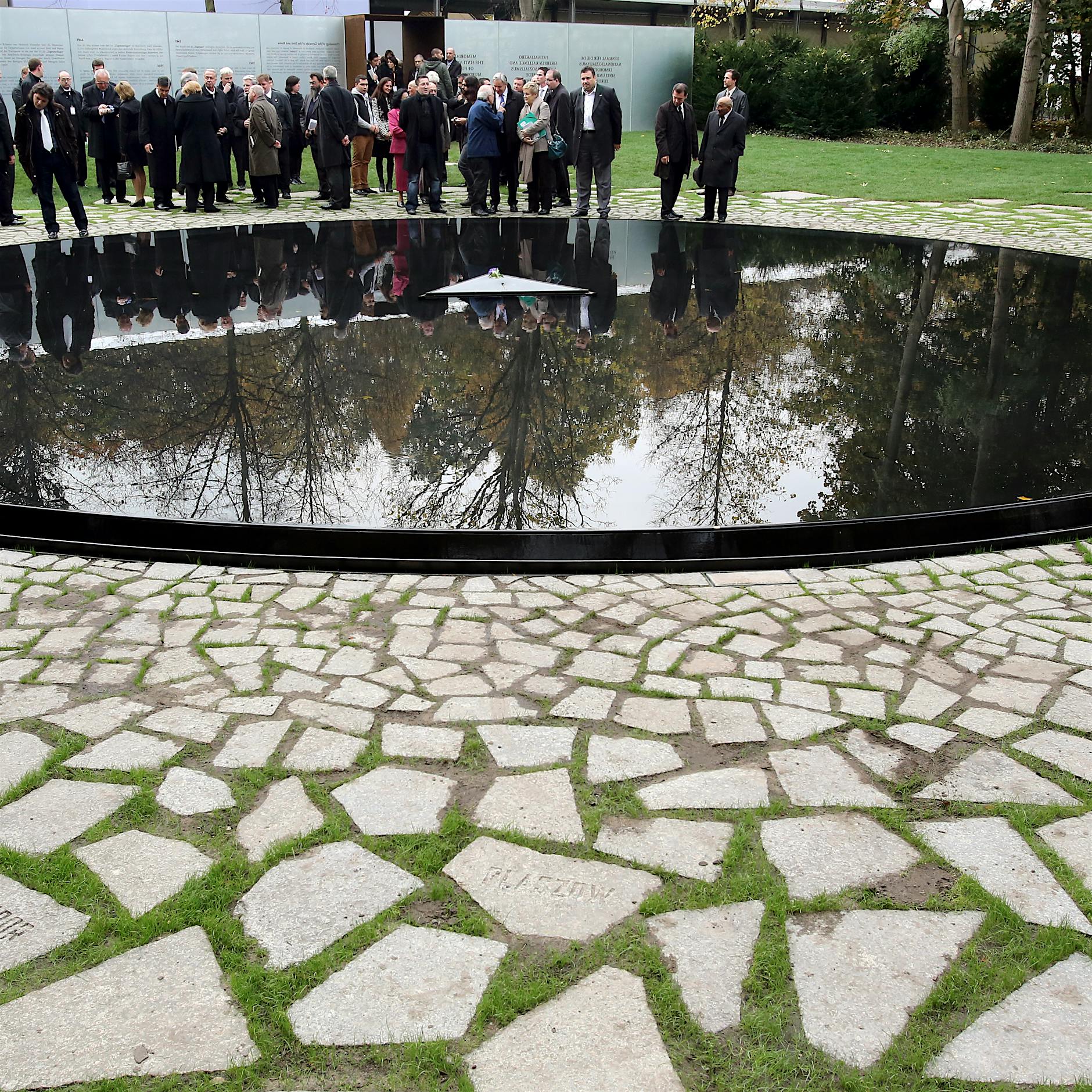 Streit um Nord-Süd-Bahn: Ein Mahnmal als Störfaktor