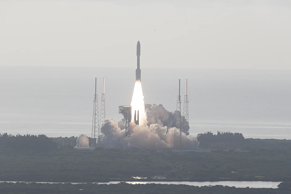 Start der Trägerrakete mit dem Mars-Rover „Perseverance“ an Bord.