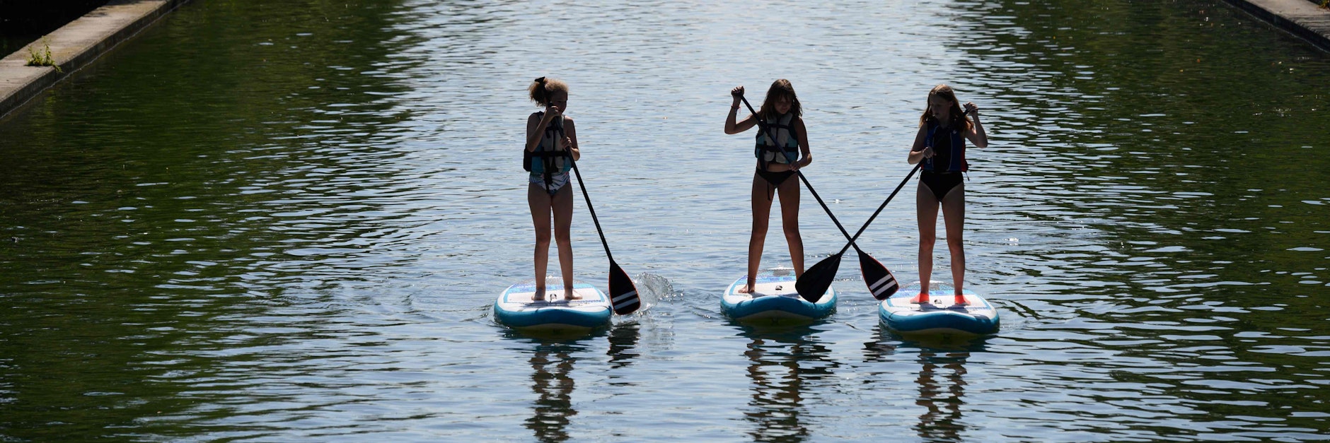 Sieht man immer mehr auf deutschen Gewässern: Stand-up-Paddler.