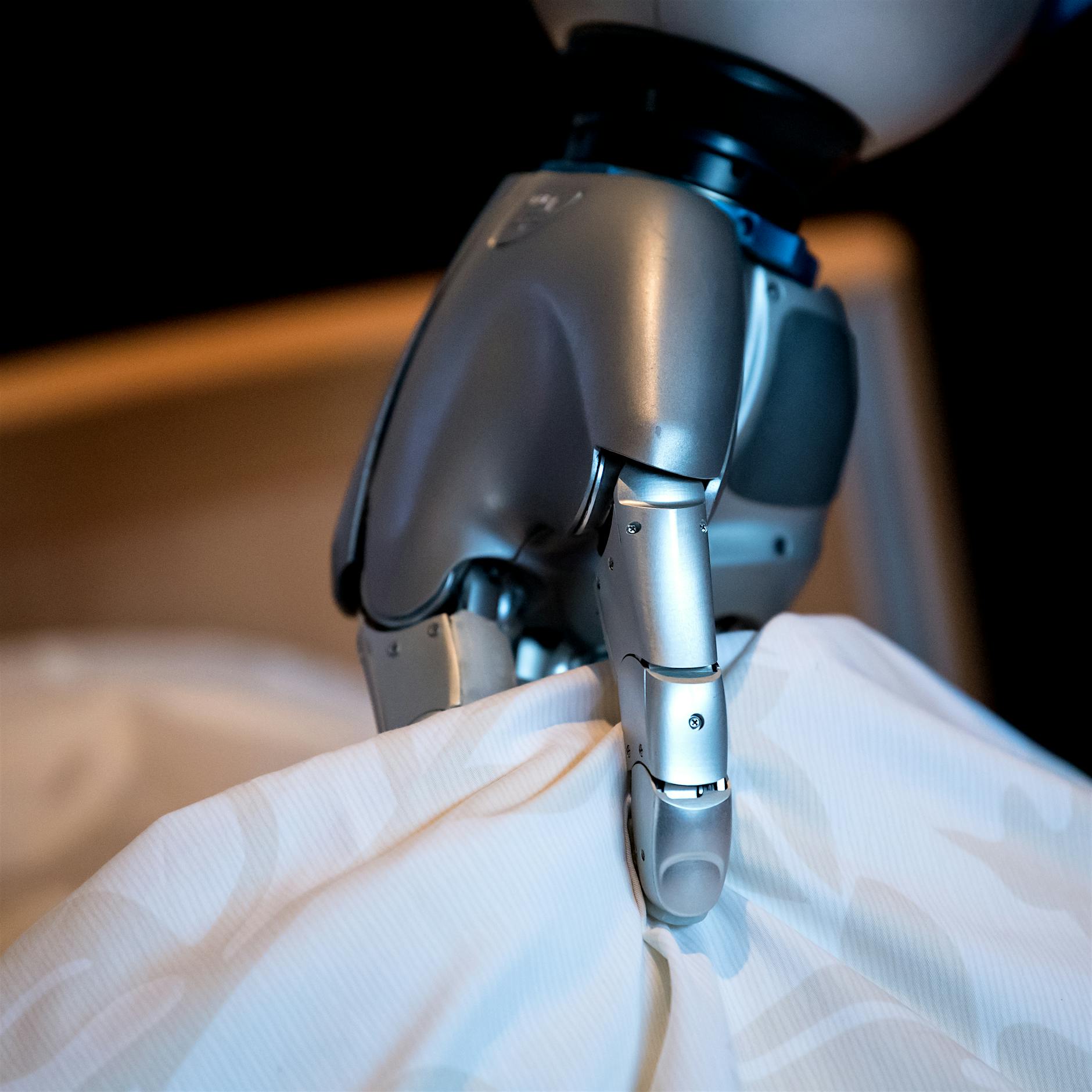 Wenn Roboter ins Altenheim kommen: Darf eine Maschine den Mensch ersetzen?