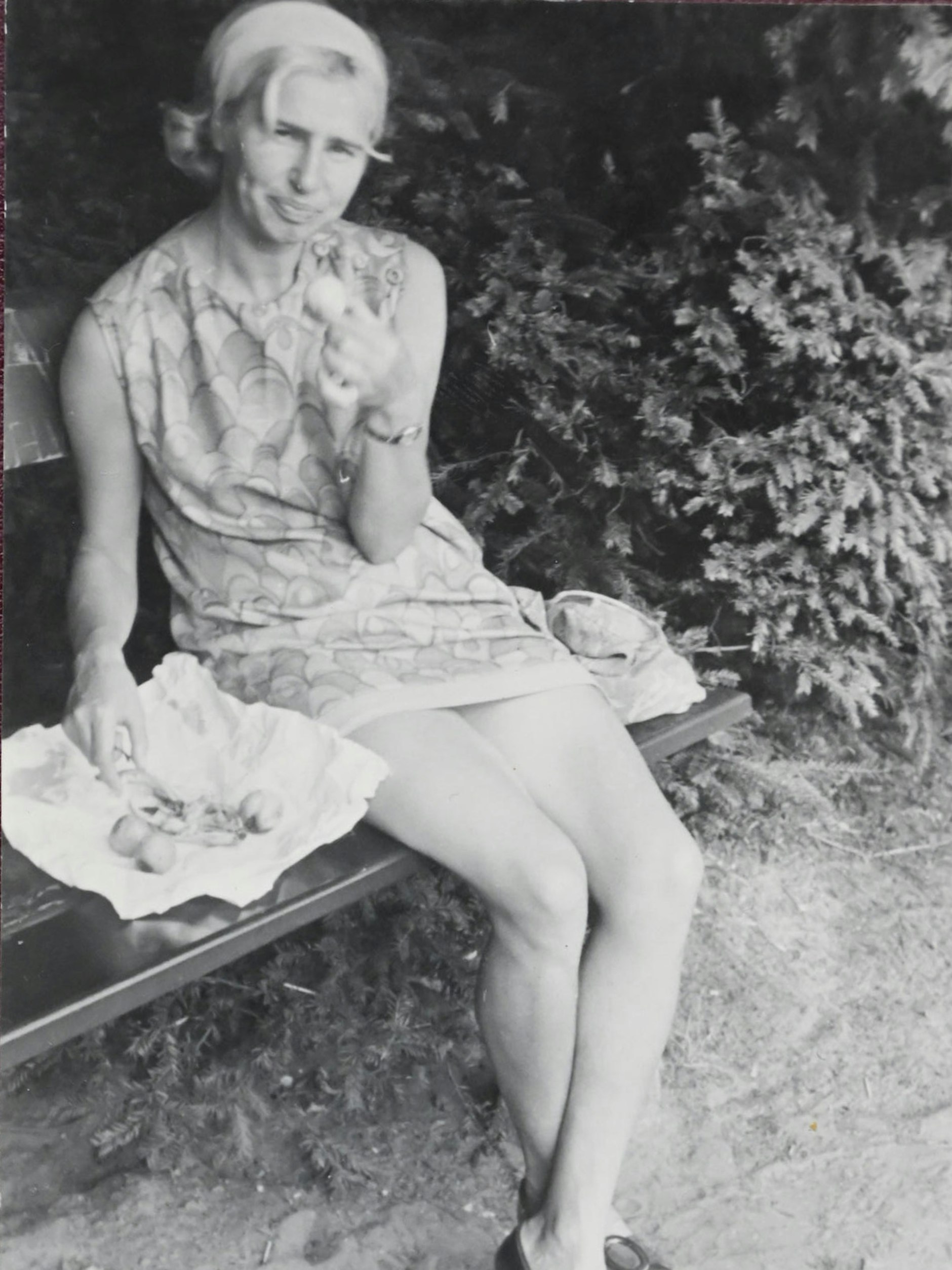 Natalja als junge Frau: „Solche Kleider trug man damals.“