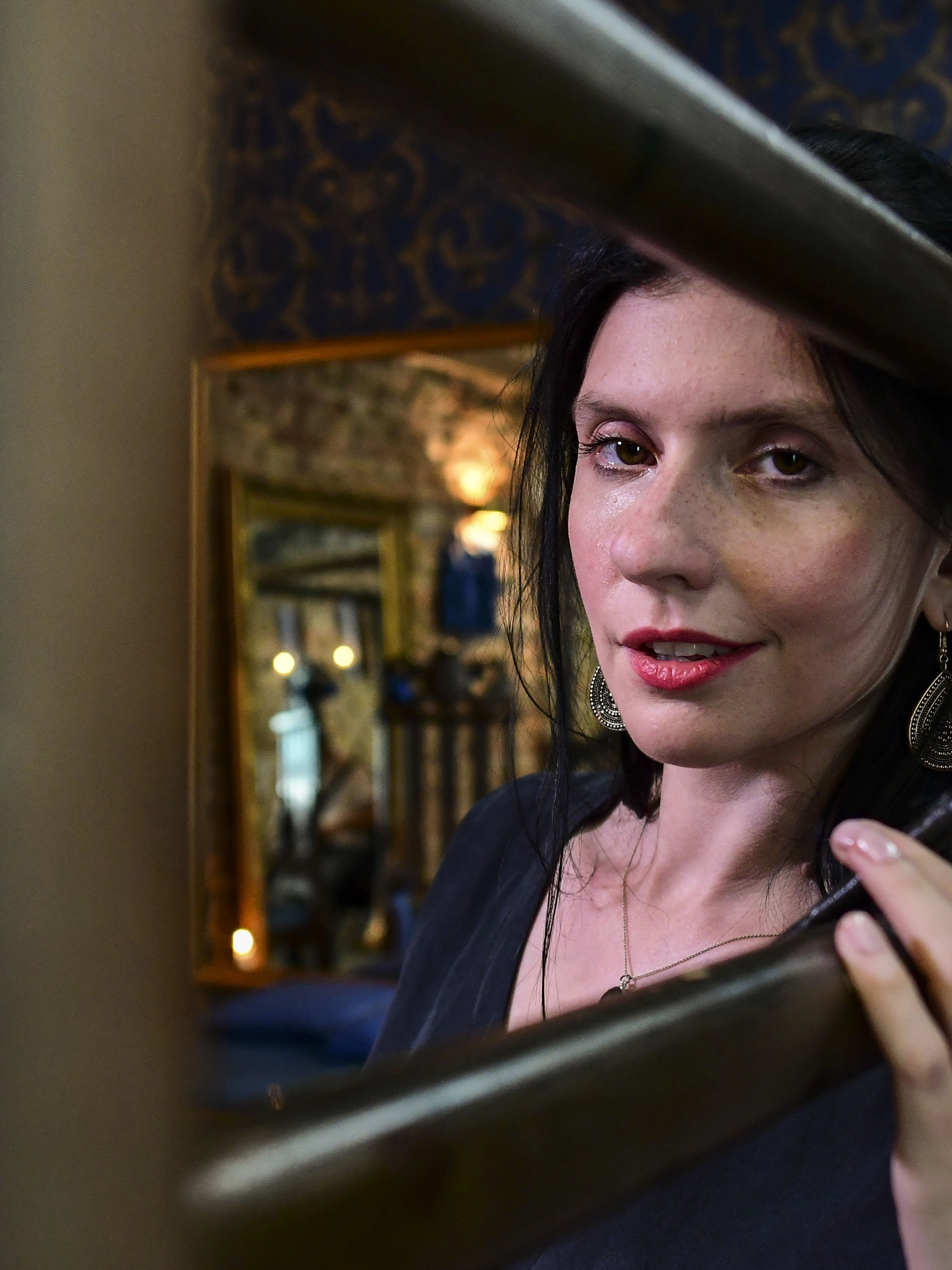 &nbsp;Dahlia hat früher Theater-und Religionswissenschaften studiert. Seit einem Jahr arbeitet sie im Studio „Lux“ in Tempelhof