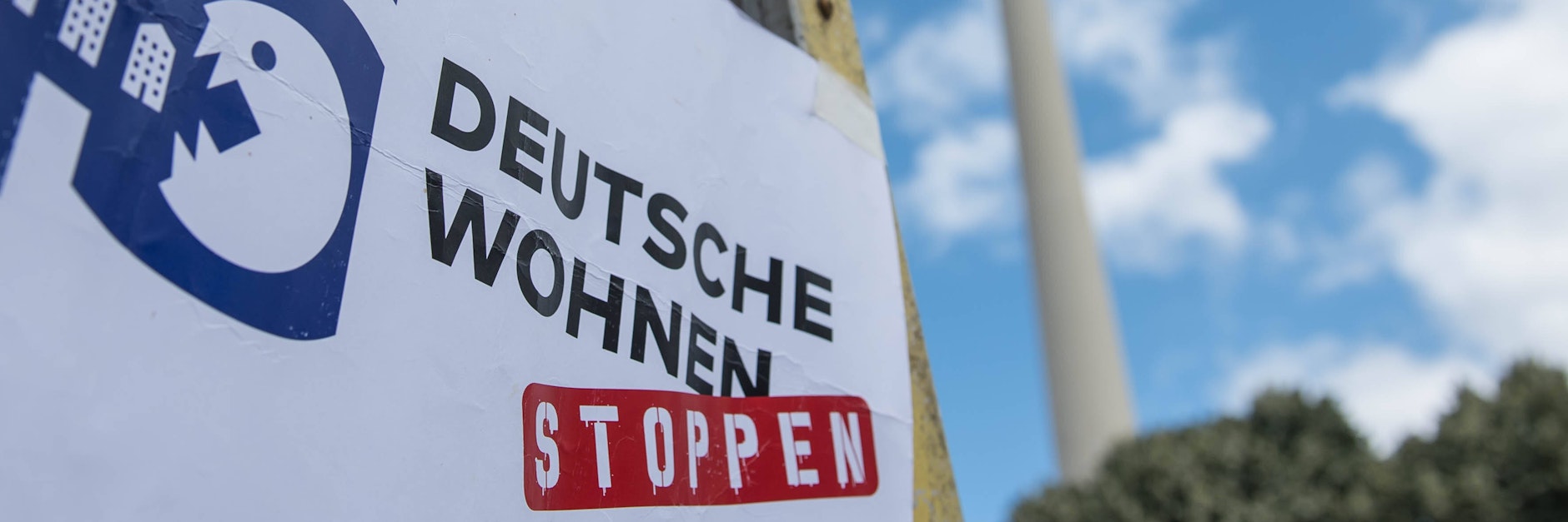 Mieter-Protest gegen die Deutsche Wohnen Protest am Dienstag vor dem Roten Rathaus in Berlin
