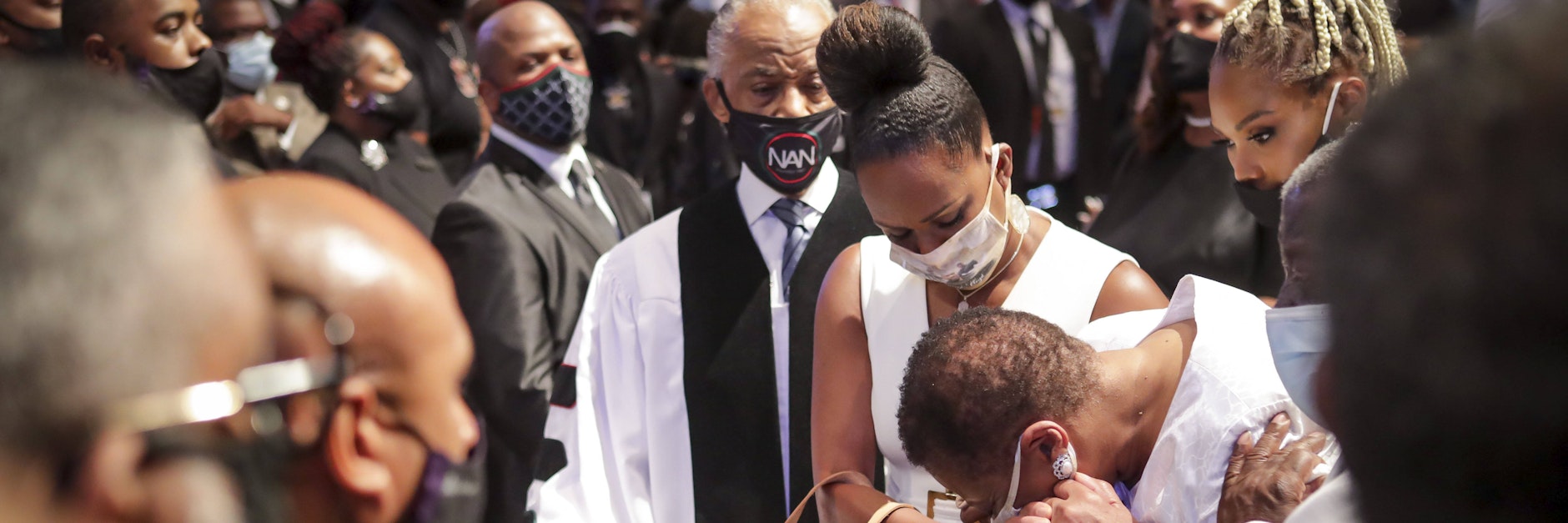 9. Juni: Angehörige und Freunde trauern am Sarg von George Floyd
