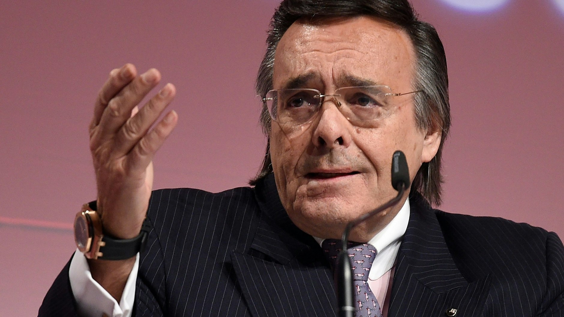 Mittelstands-Präsident Mario Ohoven appelliert an die Bundesregierung, neue Infektionsherde nur regional zu bekämpfen.