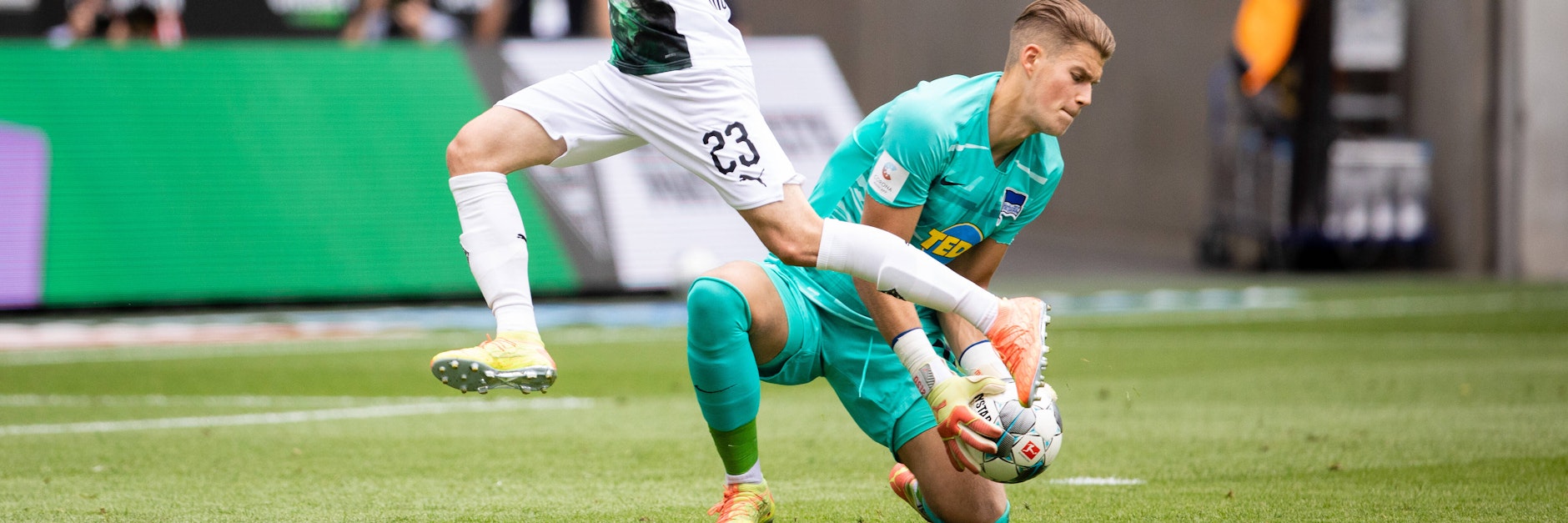 Torwart Dennis Smarsch stand beim letzten Saisonspiel in Gladbach (1:2) im Hertha-Kasten. Jetzt will er weg.&nbsp;