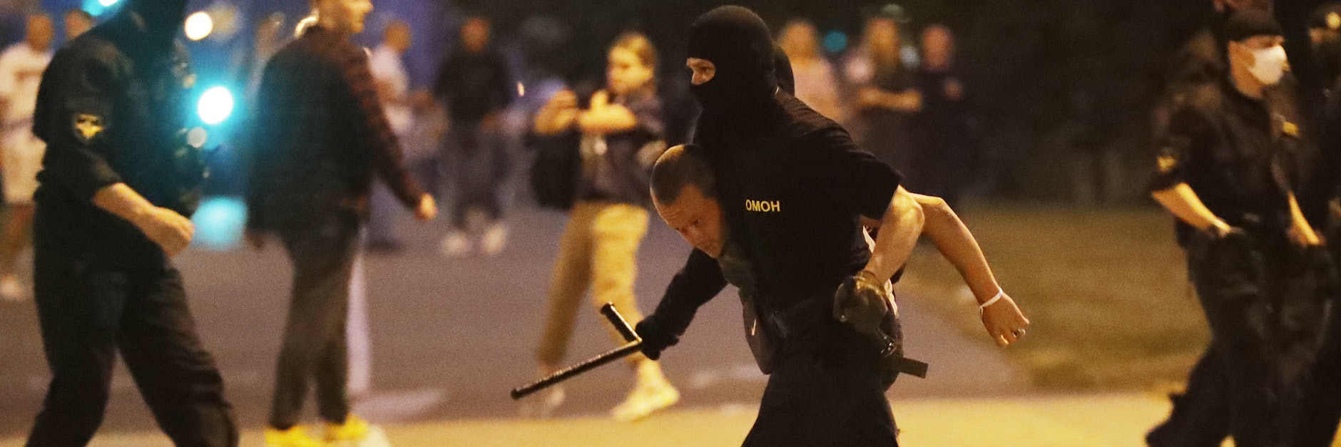 Erst fälschen, dann prügeln. Die Antidemokraten lieben die Gewalt - aus Angst.