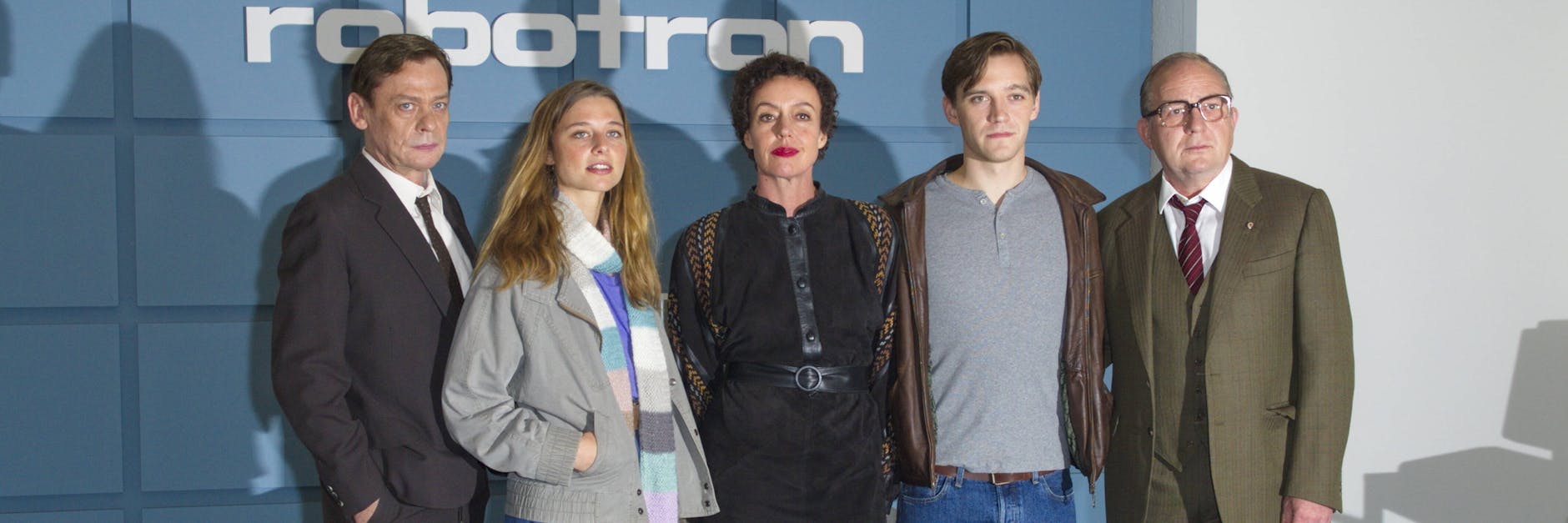Die Hauptdarsteller Sylvester Groth, Svenja Jung, Maria Schrader, Jonas Nay und Uwe Preuss in der Stasi-Zentrale, Berlin. 