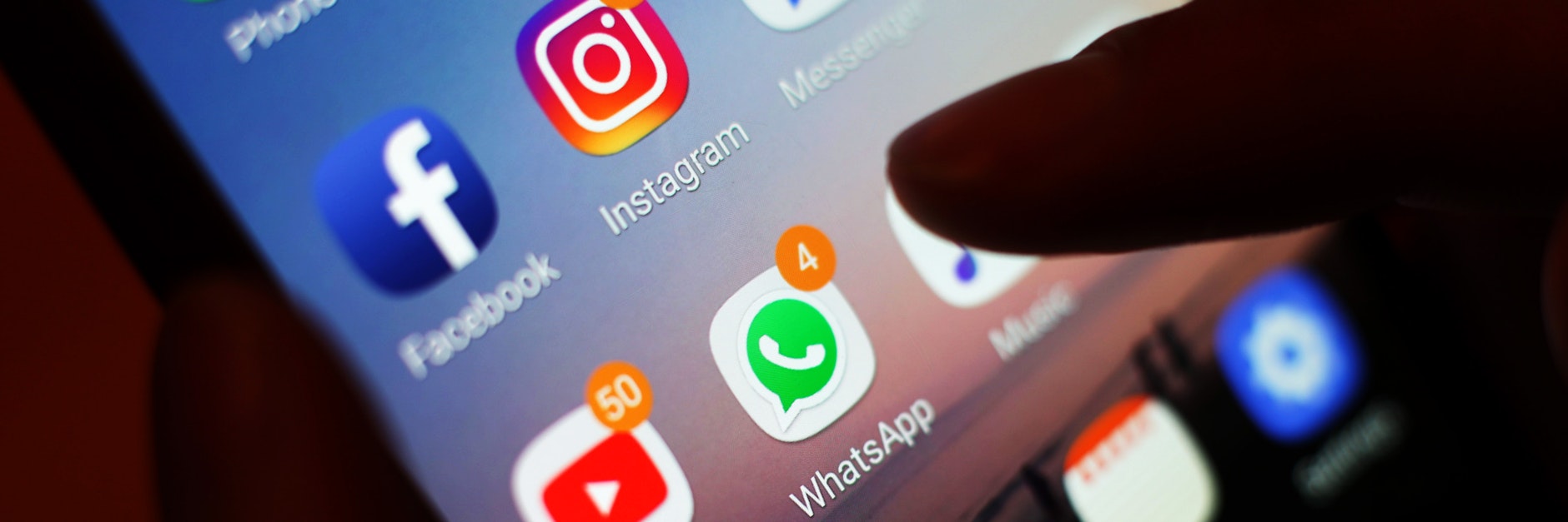 Die Allianz für bezahlbares Internet will billigere Geräte, die sich ärmere Menschen leisten können.