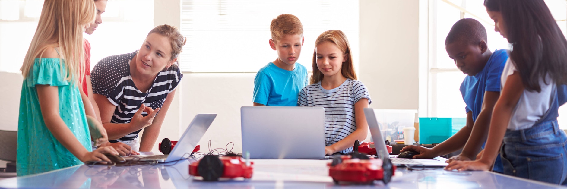 Der Vereinbarung nach soll jede Schule ans schnelle Internet angeschlossen werden.