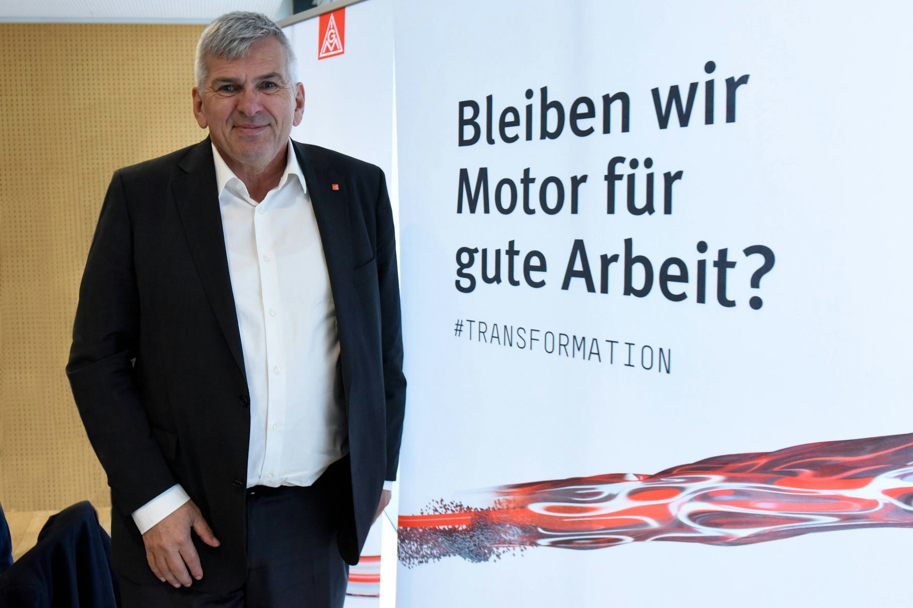 IG-Metall-Chef Jörg Hofmann fordert auch, die Bezugsdauer von Kurzarbeitergeld auf 24 Monate zu verlängern.