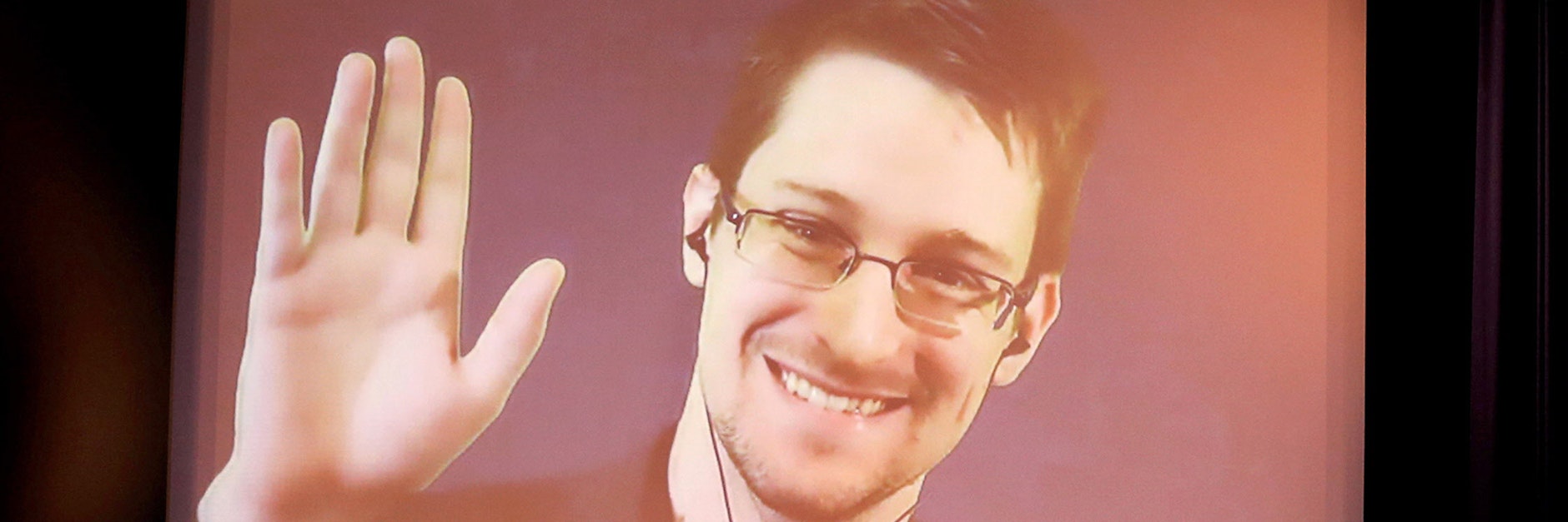 Edward Snowden bei einer Videoschalte - er brachte 2013 die weltweite Massenausspähung durch den US-Geheimdienst NSA ans Licht.