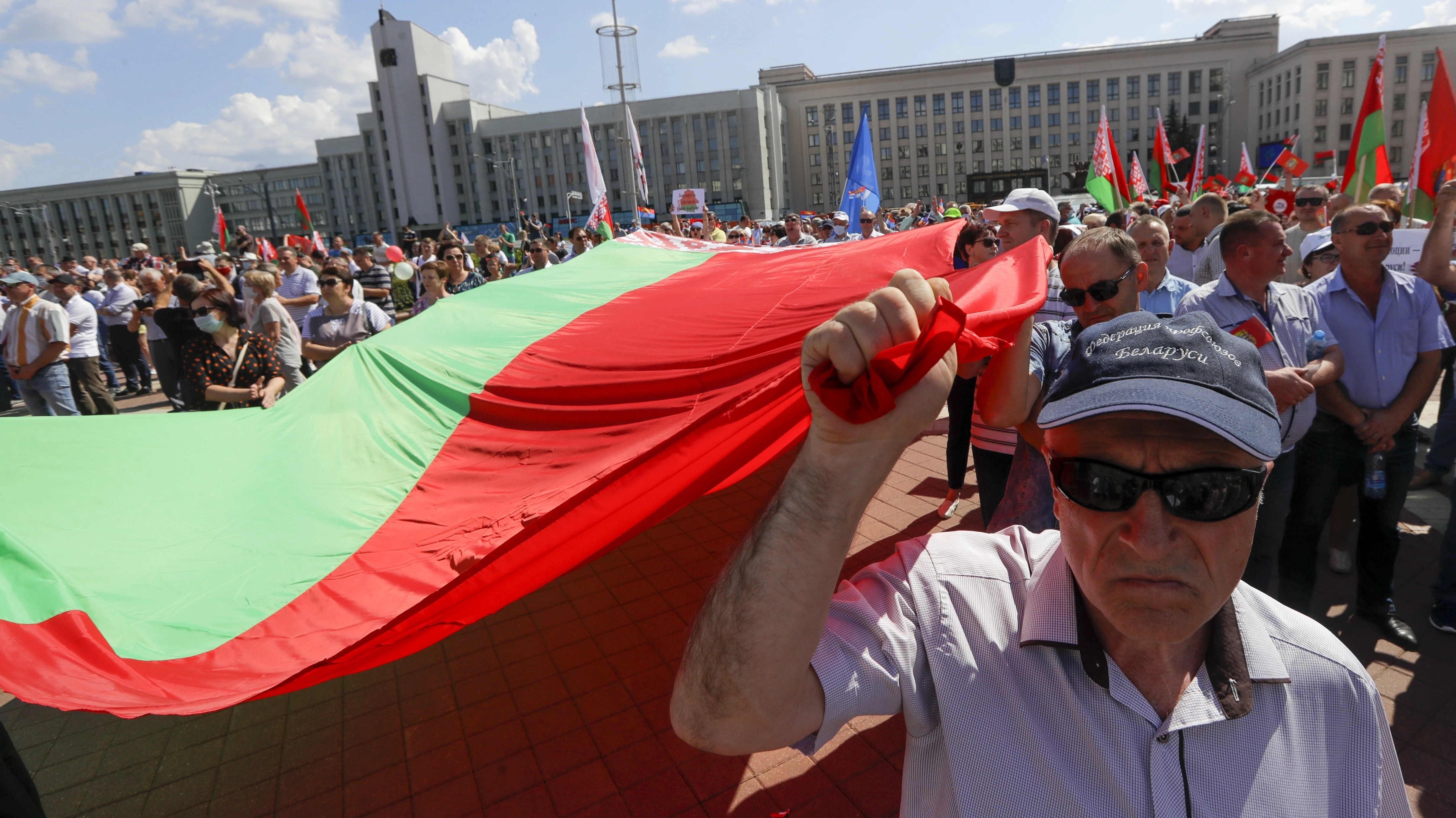 Demonstranten, die für Aleksander Lukaschenko auf die Straße gehen, am 16. August 2020 in Minsk.&nbsp;