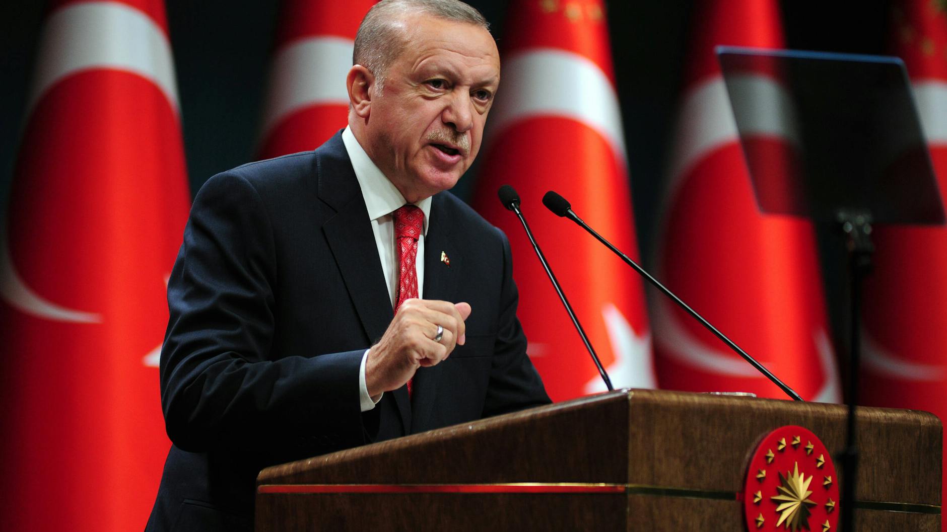 Турция выступает против. Реджеп Эрдоган. Фетхуллах Гюлен и Эрдоган. Реджеп Тайип Эрдоган злой.