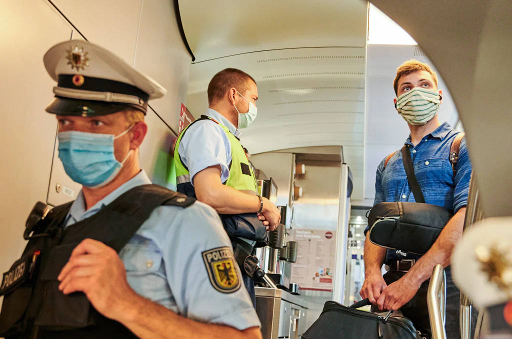 Wegen Corona: Deutsche fahren deutlich weniger Bus und Bahn