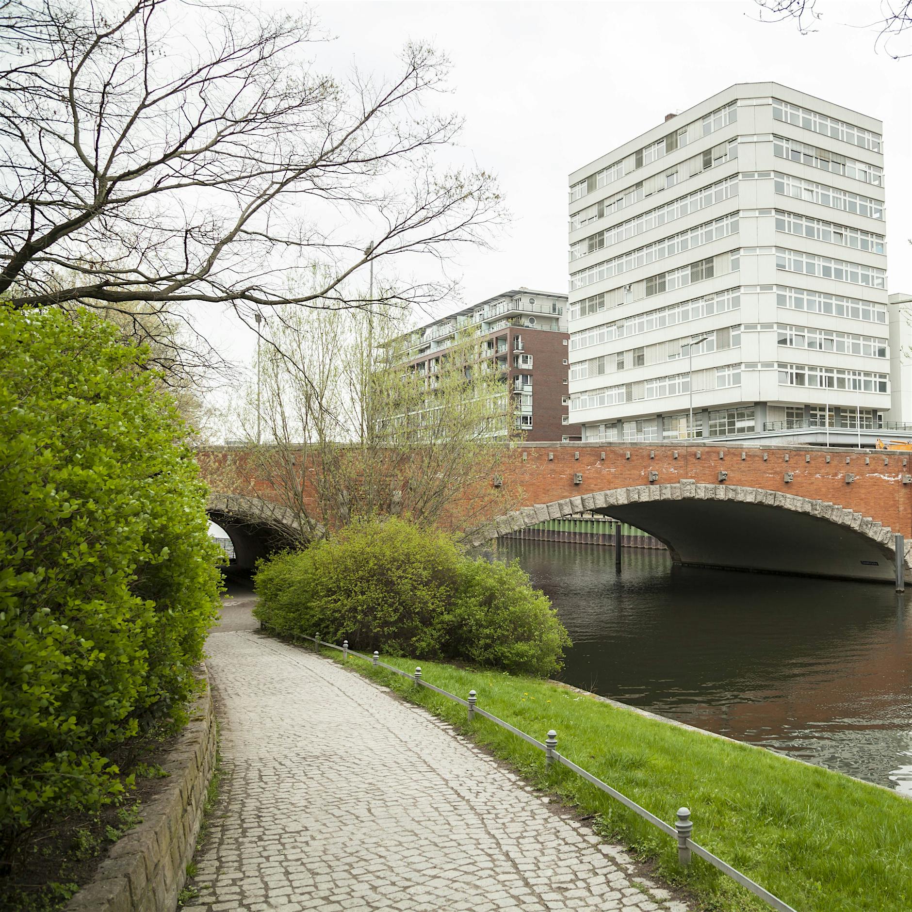 Verdacht auf Tötungsdelikt: Mann stirbt im Landwehrkanal