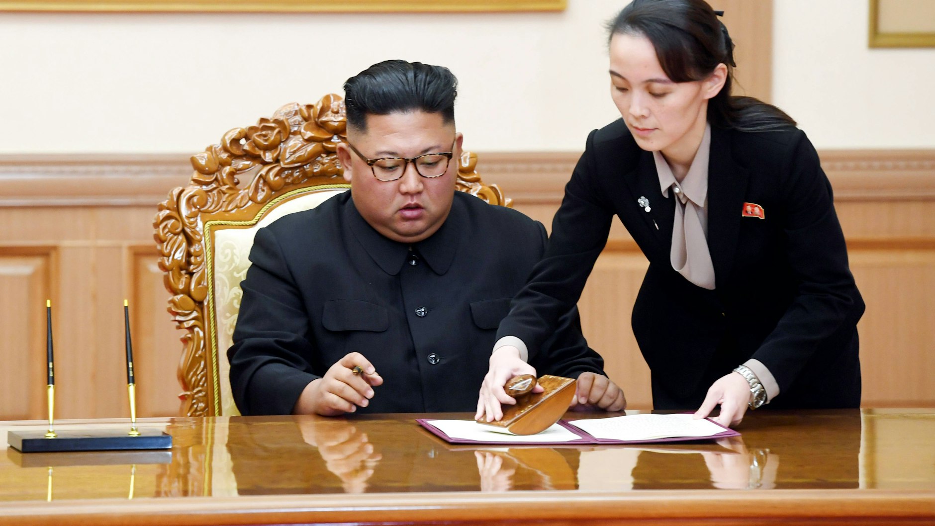 Kim Yo Jong gilt schon seit Jahren als einflussreiche Beraterin ihres Bruders, rückte in der Hierarchie auf Platz zwei vor.