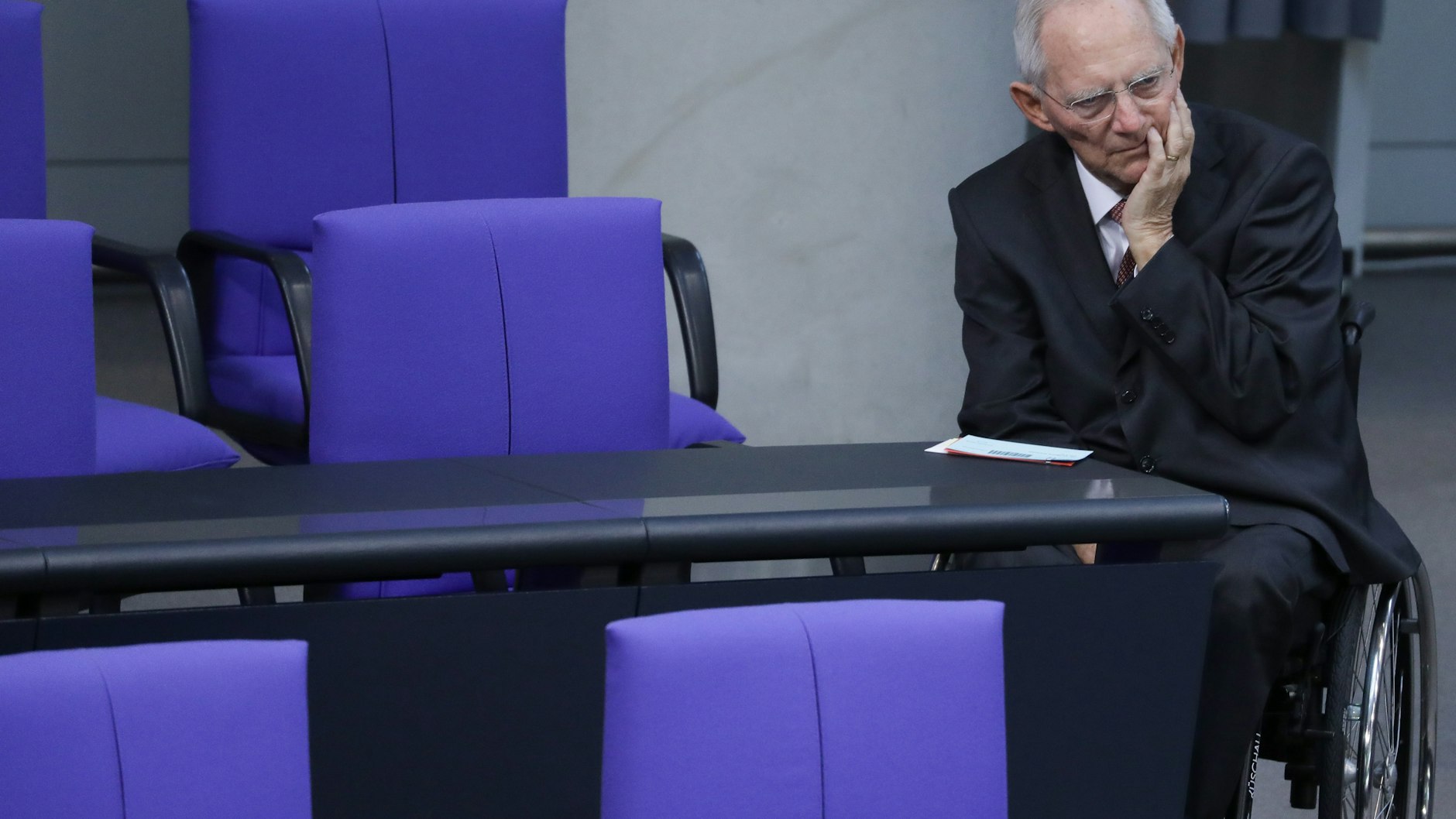 Bundestagspräsident Wolfgang Schäuble leitete eine Kommission aus Abgeordneten, die ein neues Wahlrecht erarbeiteten sollte. Eine Einigung kam nicht zustande.