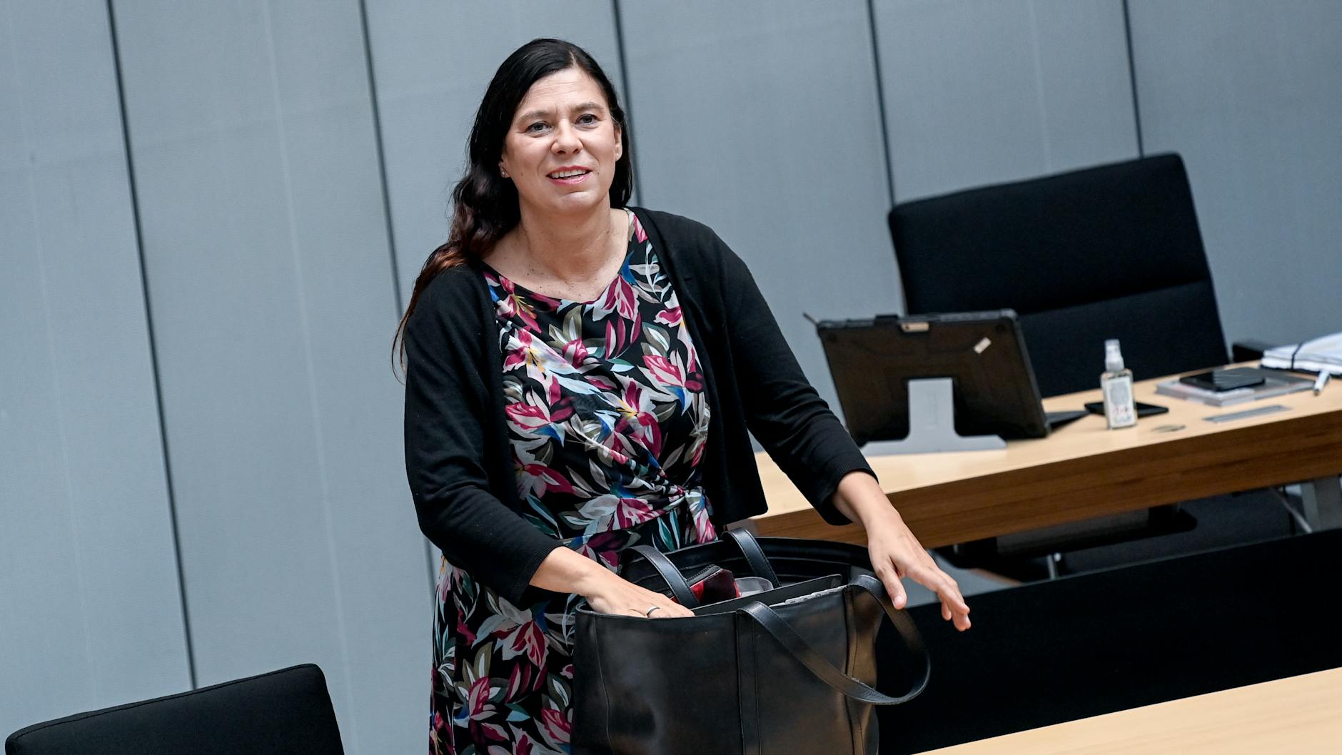 Packt 2021 ihre Tasche: Sandra Scheeres (SPD) will nicht mehr für das Berliner Abgeordnetenhaus kandidieren.