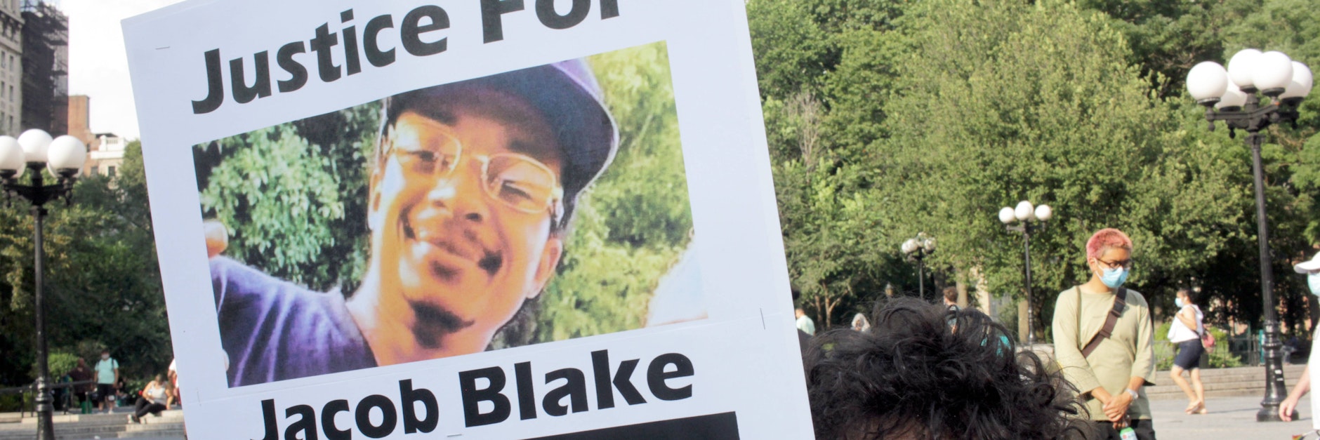 Der Afroamerikaner Jacob Blake wurde von einem Polizisten angegriffen. Im ganzen Land – wie hier in New York – fordern Menschen Gerechtigkeit.