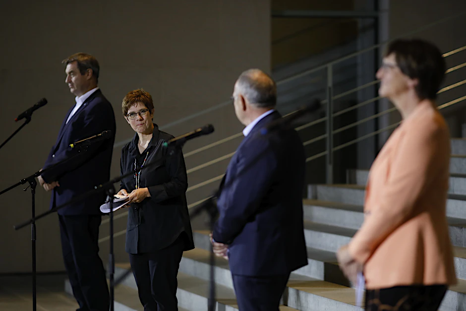 Die Parteivorsitzenden Markus Söder, Annegret Kramp-Karrenbauer, Norbert Walter-Borjans und Saskia Esken sind zufrieden mit ihren Ergebnissen zum Wahlrecht. Damit stehen sie weitgehend allein.