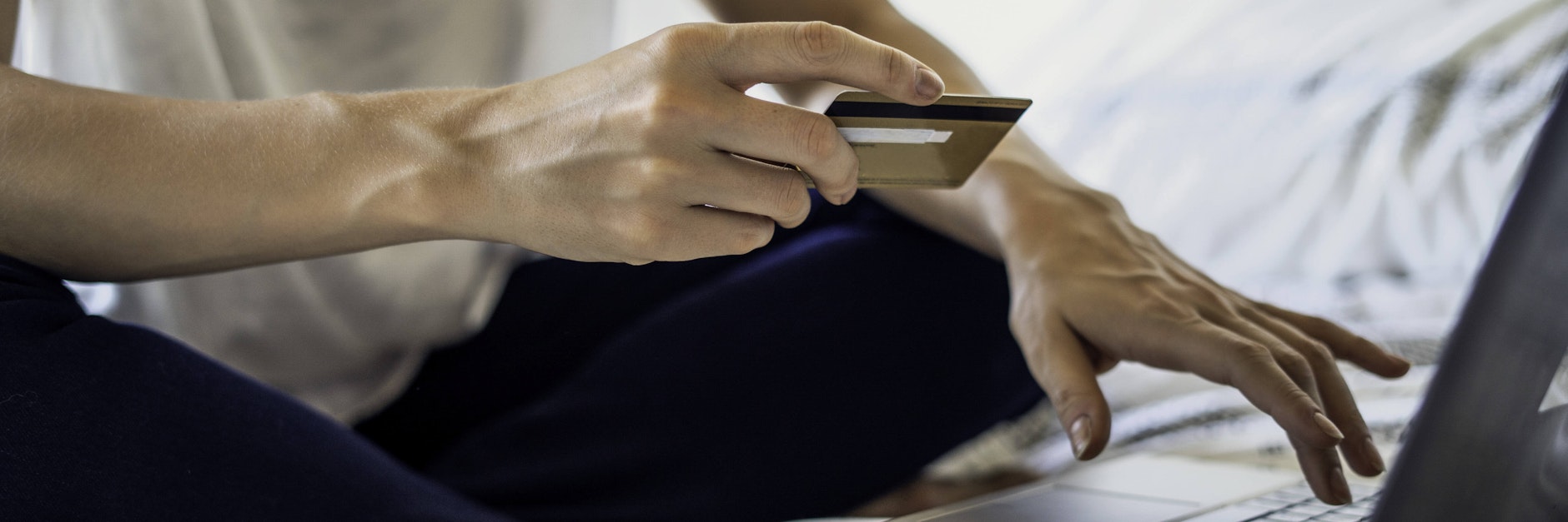 Auch zum Shoppen im Internet: Kreditkarten sind praktisch.