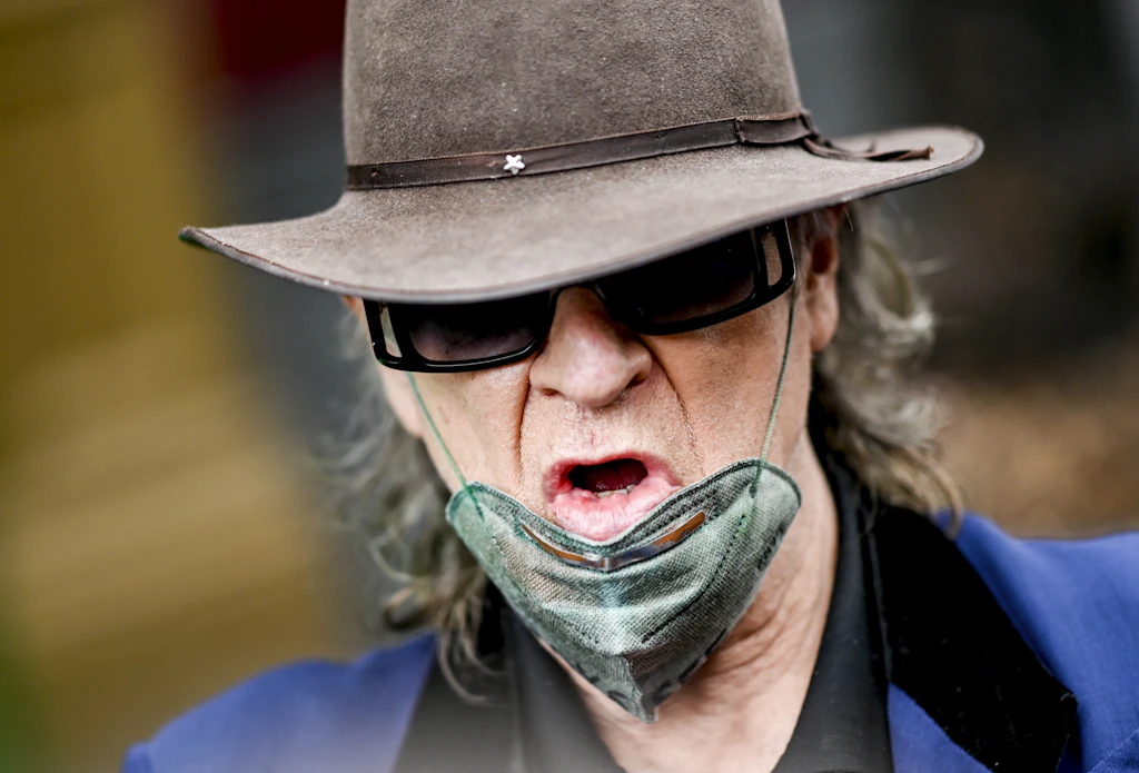 Udo Lindenberg: Maskenmuffel „zischen wie hirntote Risikopiloten“ durch die Pandemie