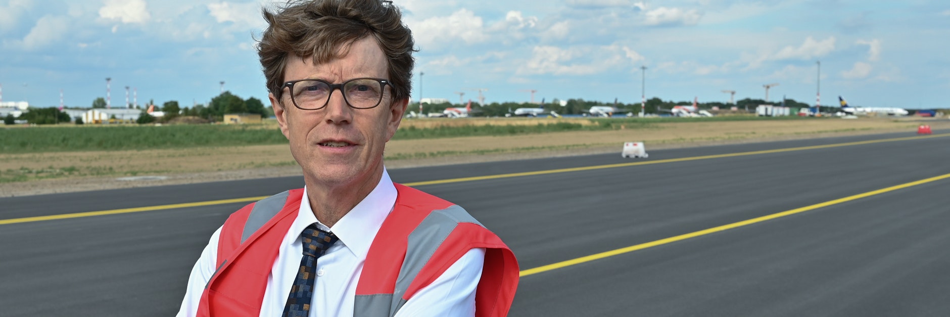 Engelbert Lütke Daldrup, Vorsitzender der Geschäftsführung der Flughafen Berlin Brandenburg GmbH, plant nur ein kleines Eröffnungsfest am BER.