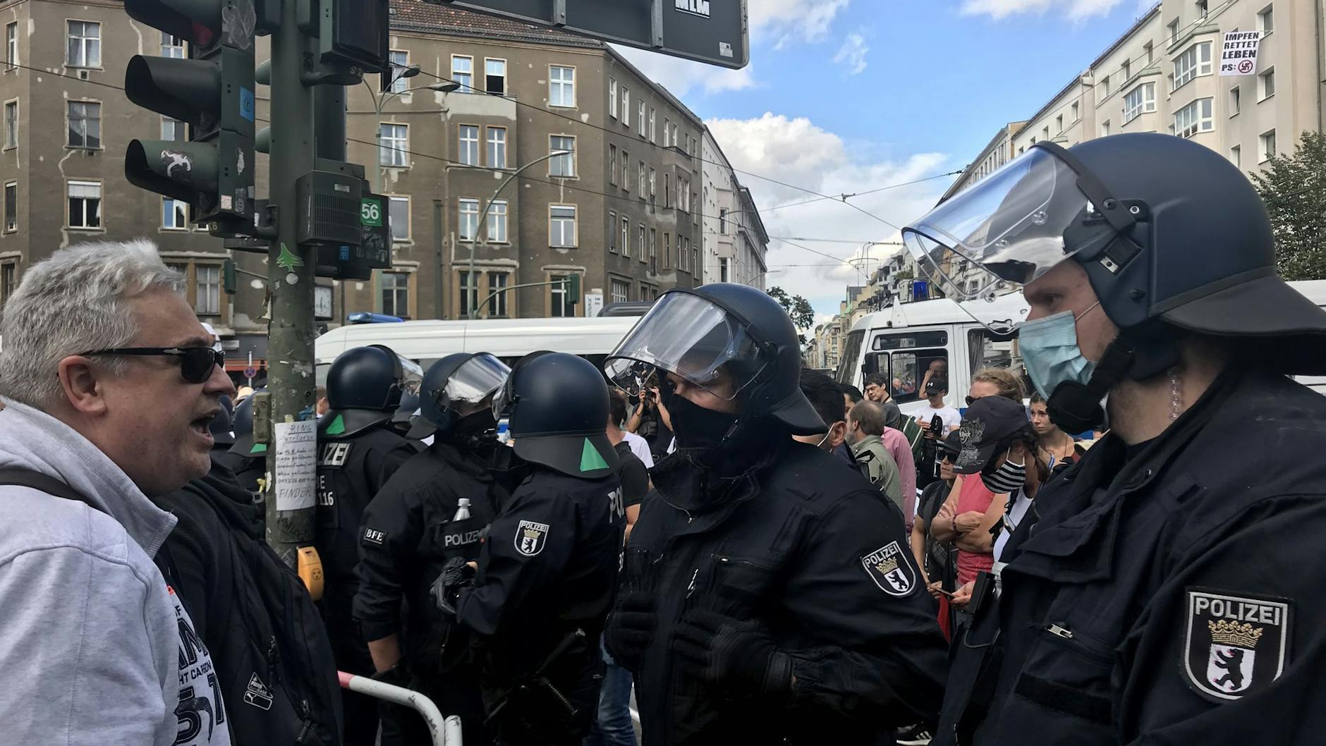 Die Polizei gibt die Marschrichtung vor.