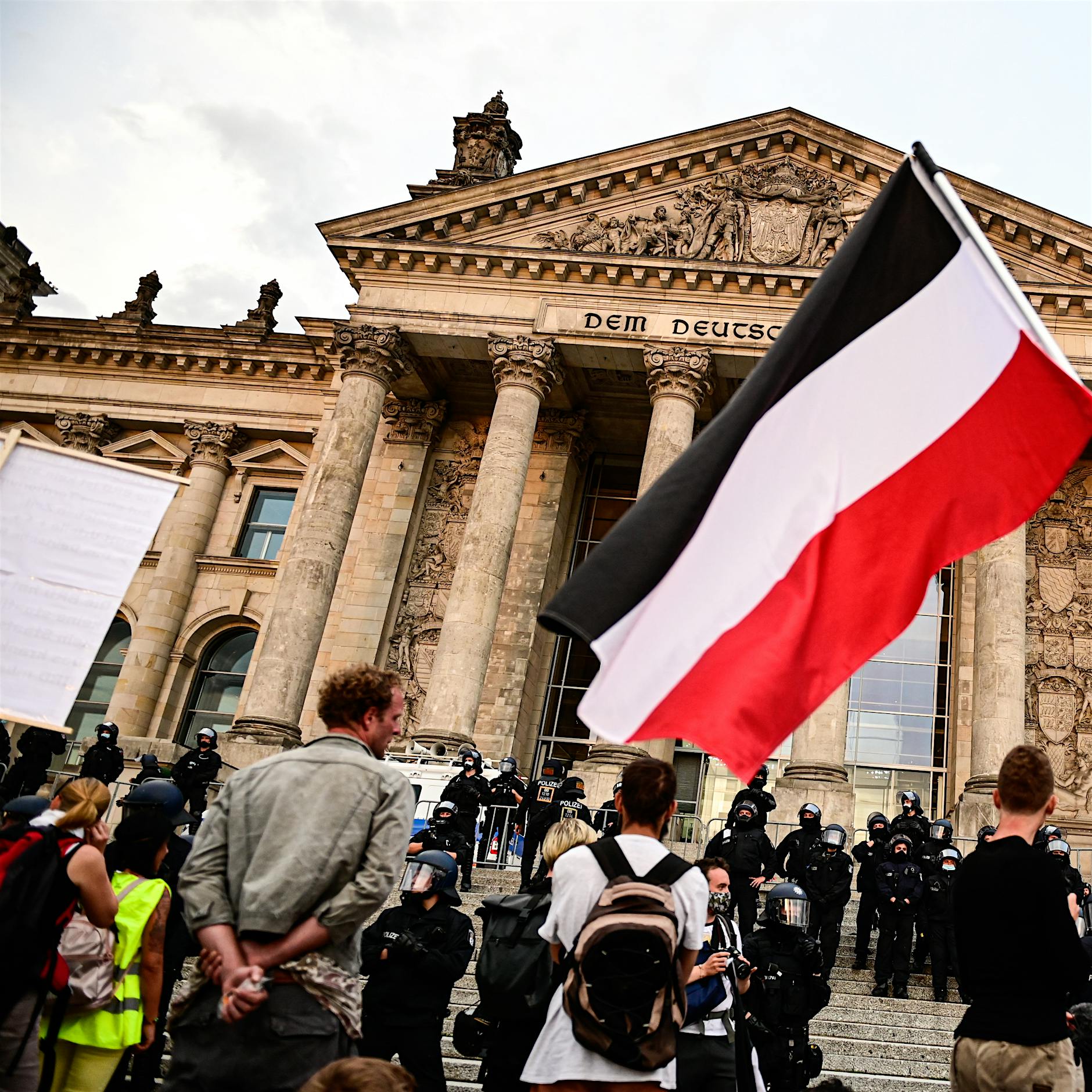 Corona-Demo am Reichstag: Linke will im Innenausschuss Aufklärung fordern