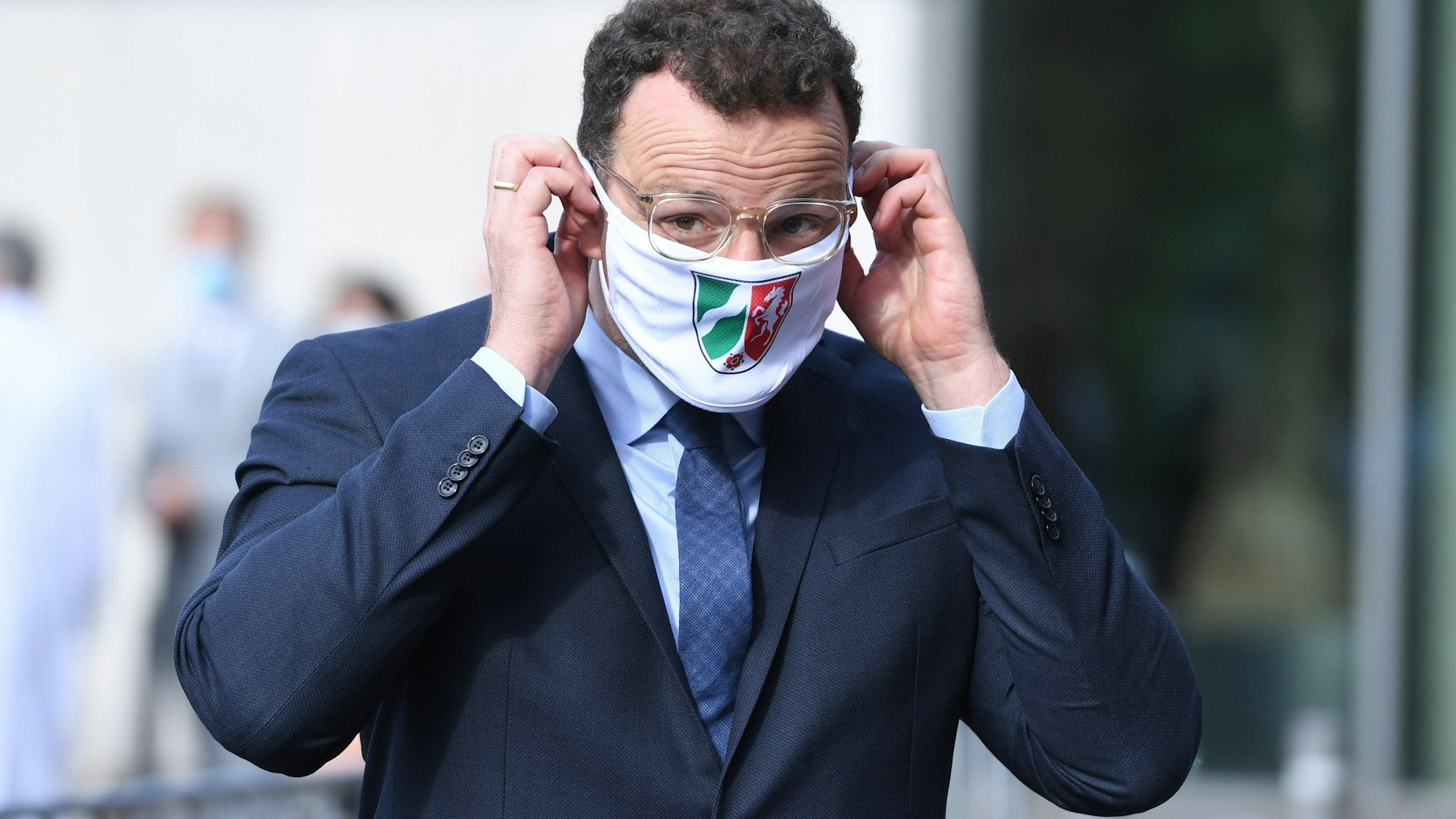 Bundesgesundheitsminister Jens Spahn ist am Wochenende nach einem Termin bespuckt und beschimpft worden.