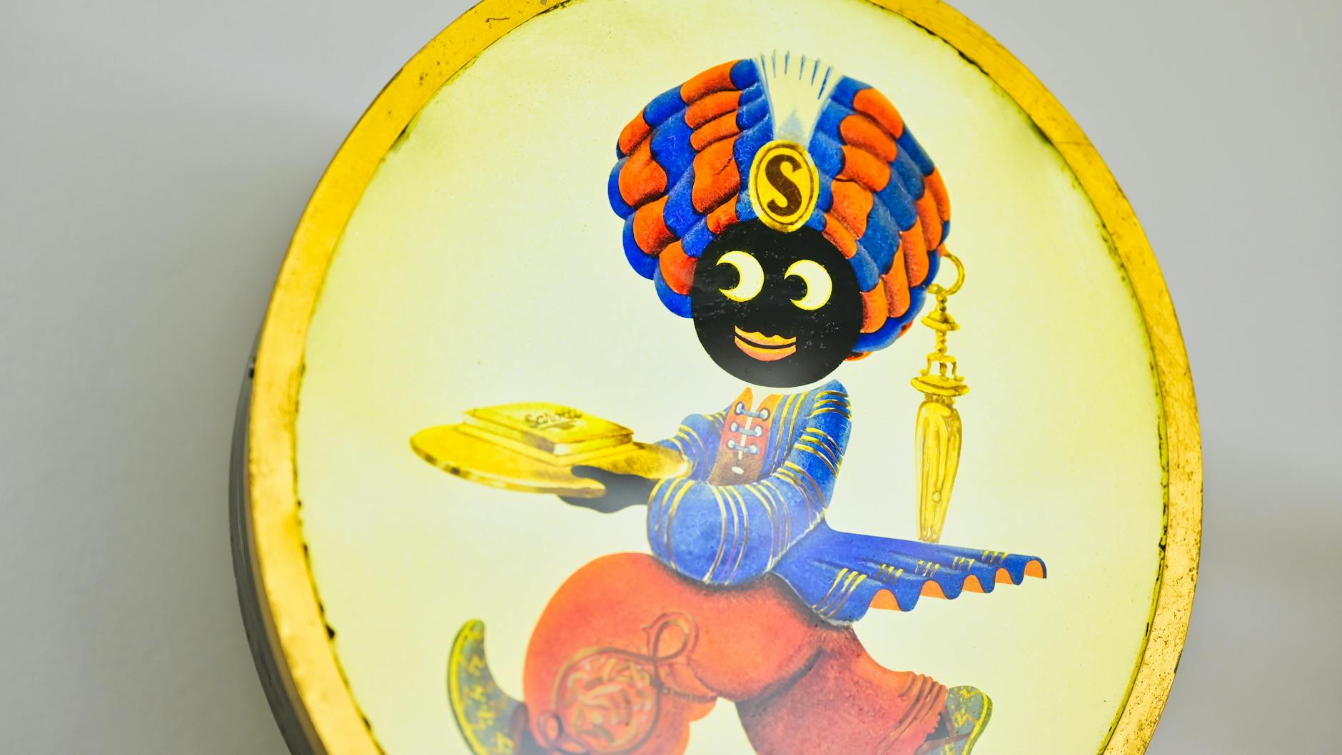 Der Sarotti-Mohr in osmanischer Tracht war vor allem in der jungen Bundesrepublik allgegenwärtig.