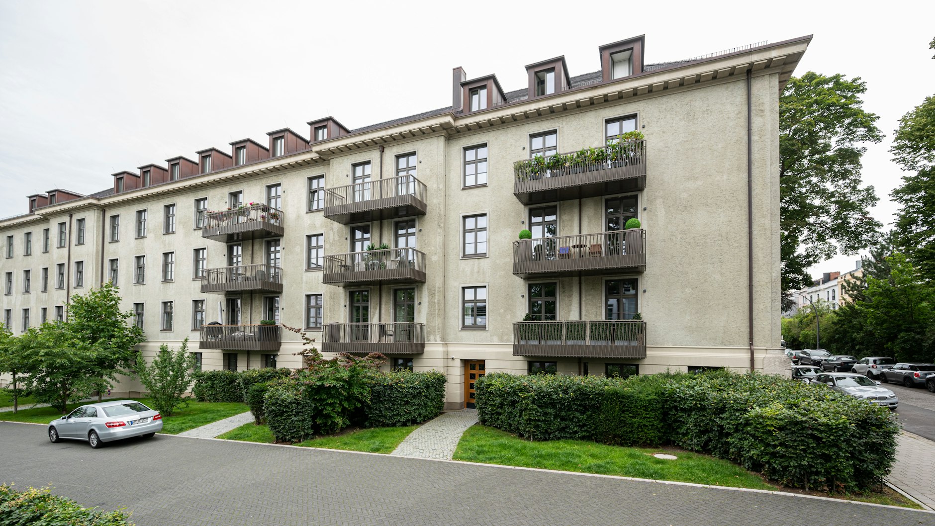 Von hinten sieht das ehemalige Generalkommando der Wehrmacht in Hamburg aus wie ein Wohnhaus.