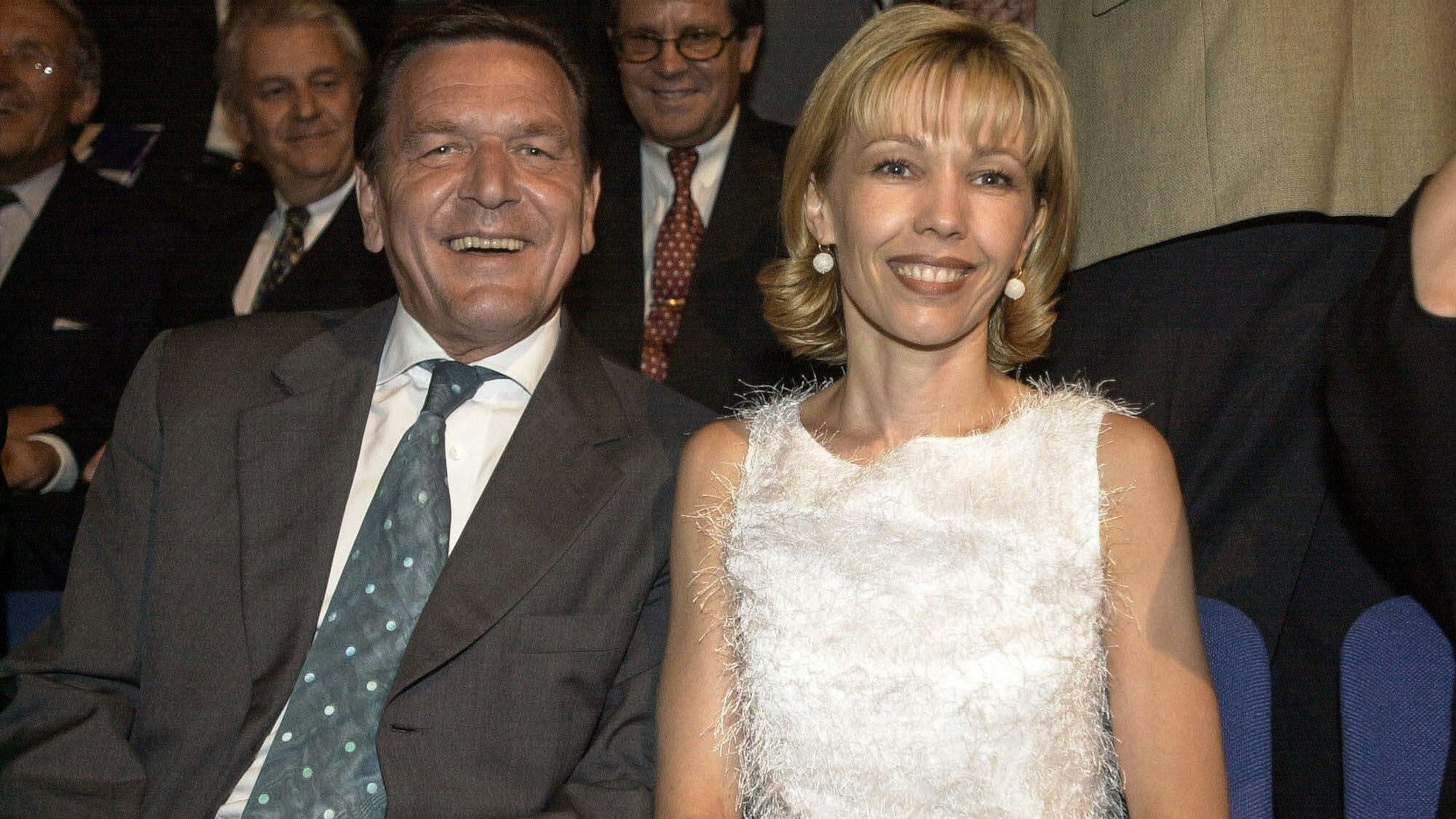 Doris Schröder-Köpf im Jahr 2000 auf der Expo in Hannover mit Gerhard Schröder.