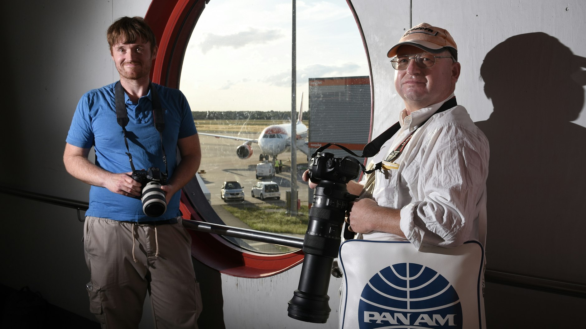 Auf Fotopirsch im Flughafen Tegel: Stephan Karl (l.) und Matthias Winkler sind Planespotter.