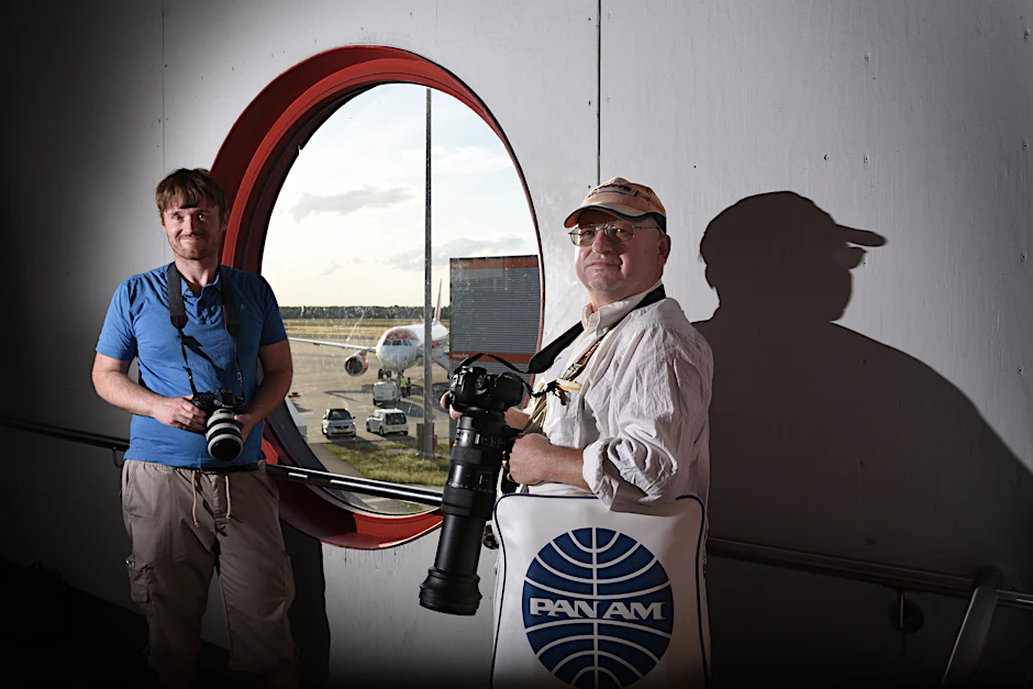 Auf Fotopirsch im Flughafen Tegel: Stephan Karl (l.) und Matthias Winkler sind Planespotter.