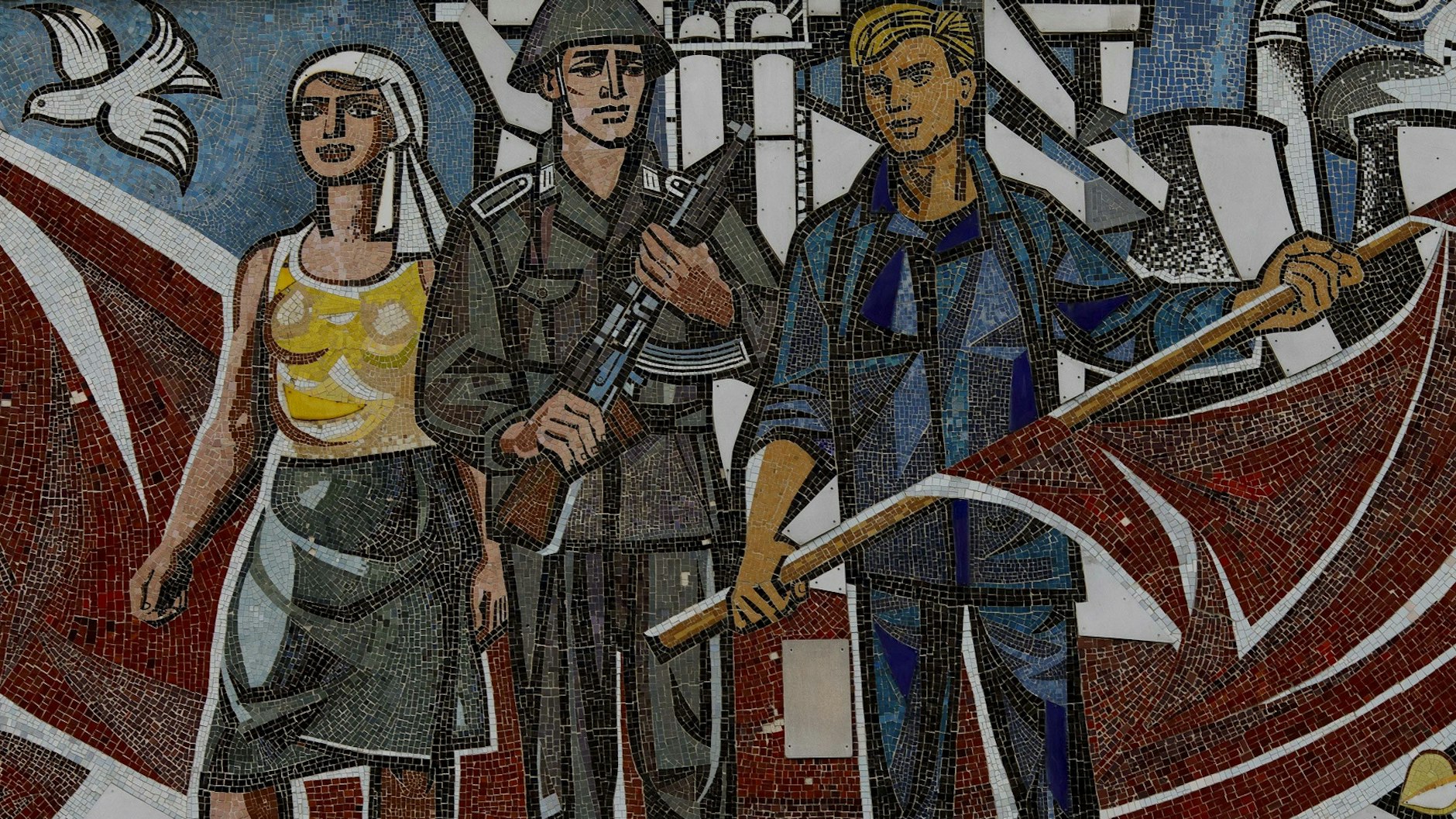 Walter Womackas Bauchbinde am Haus des Lehrers in Berlin (Ausschnitt).