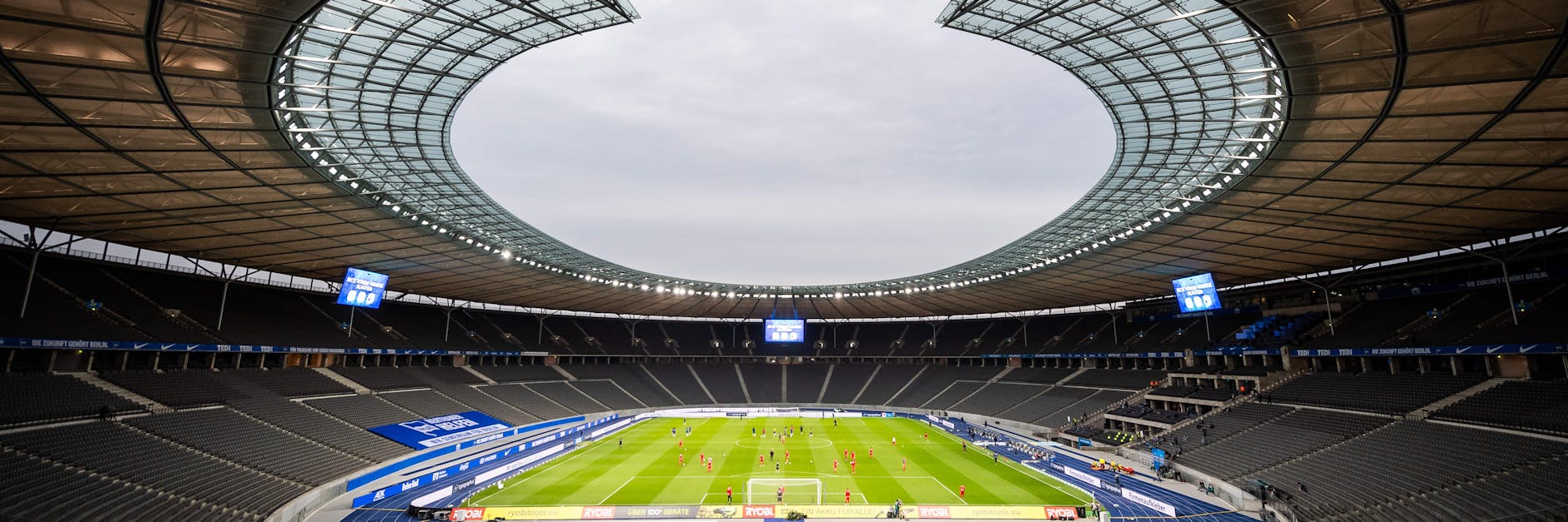 Im Olympiastadion findet Anfang Dezember das erste Stadtderby der neuen Saison statt.