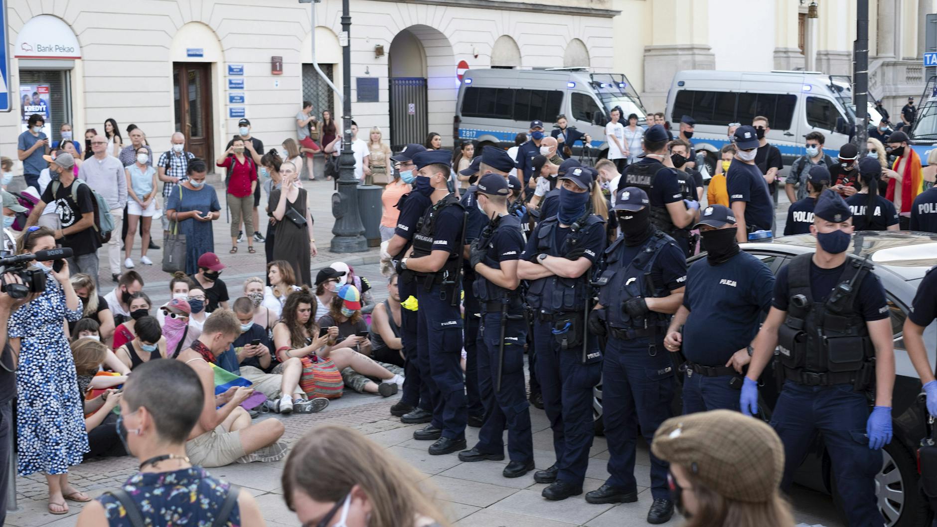Am 7. August 2020 organisierten LGBT-Aktivisten Sitzblockaden und Proteste gegen die Verhaftung einer LGBT-Aktivistin.