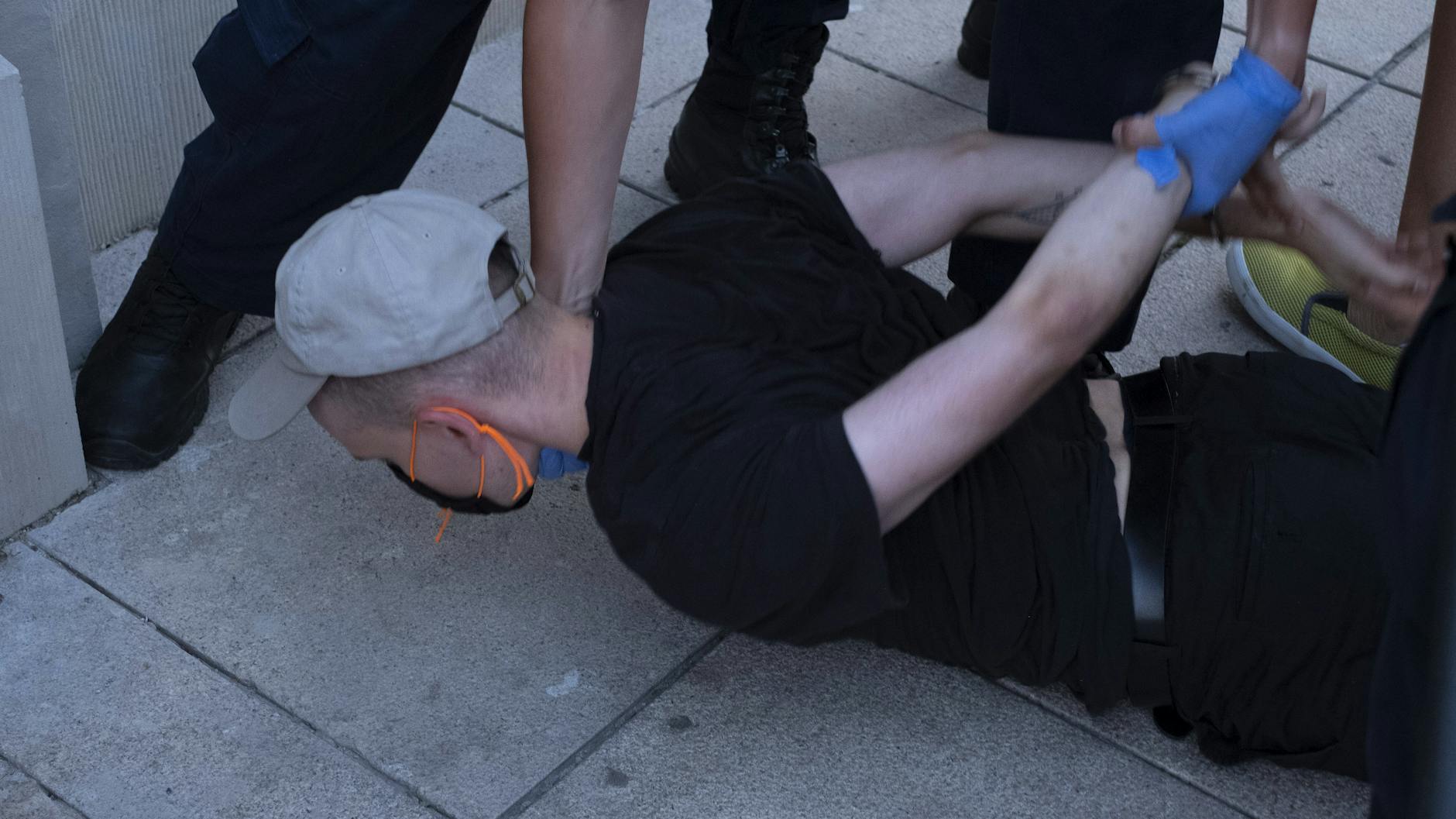 Am 7. August 2020 ist es bei LGBT-Protesten in Warschau zu Verhaftungen gekommen.