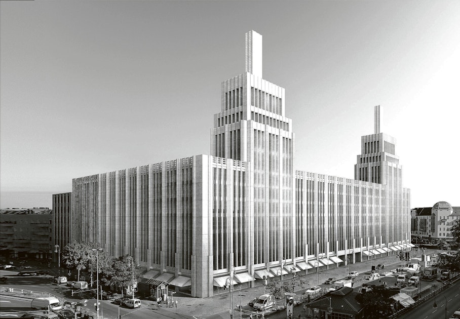 Stadtentwicklung : Karstadt am Hermannplatz: Investor holt