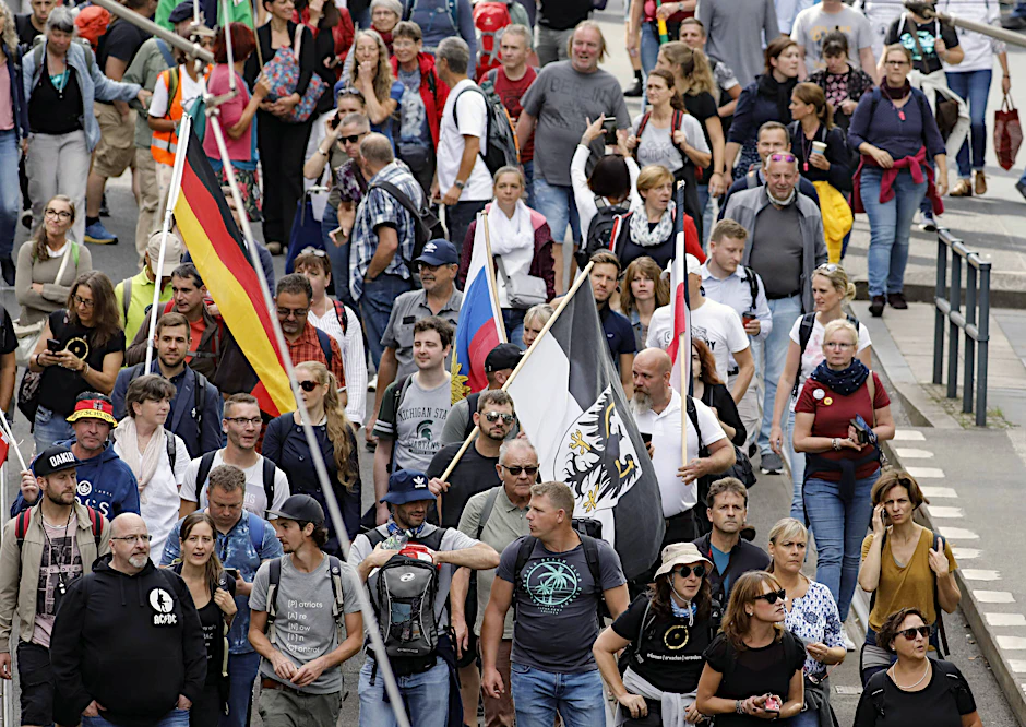 Auf Demonstrationen wie am Sonnabend in Berlin gilt künftig Maskenpflicht.