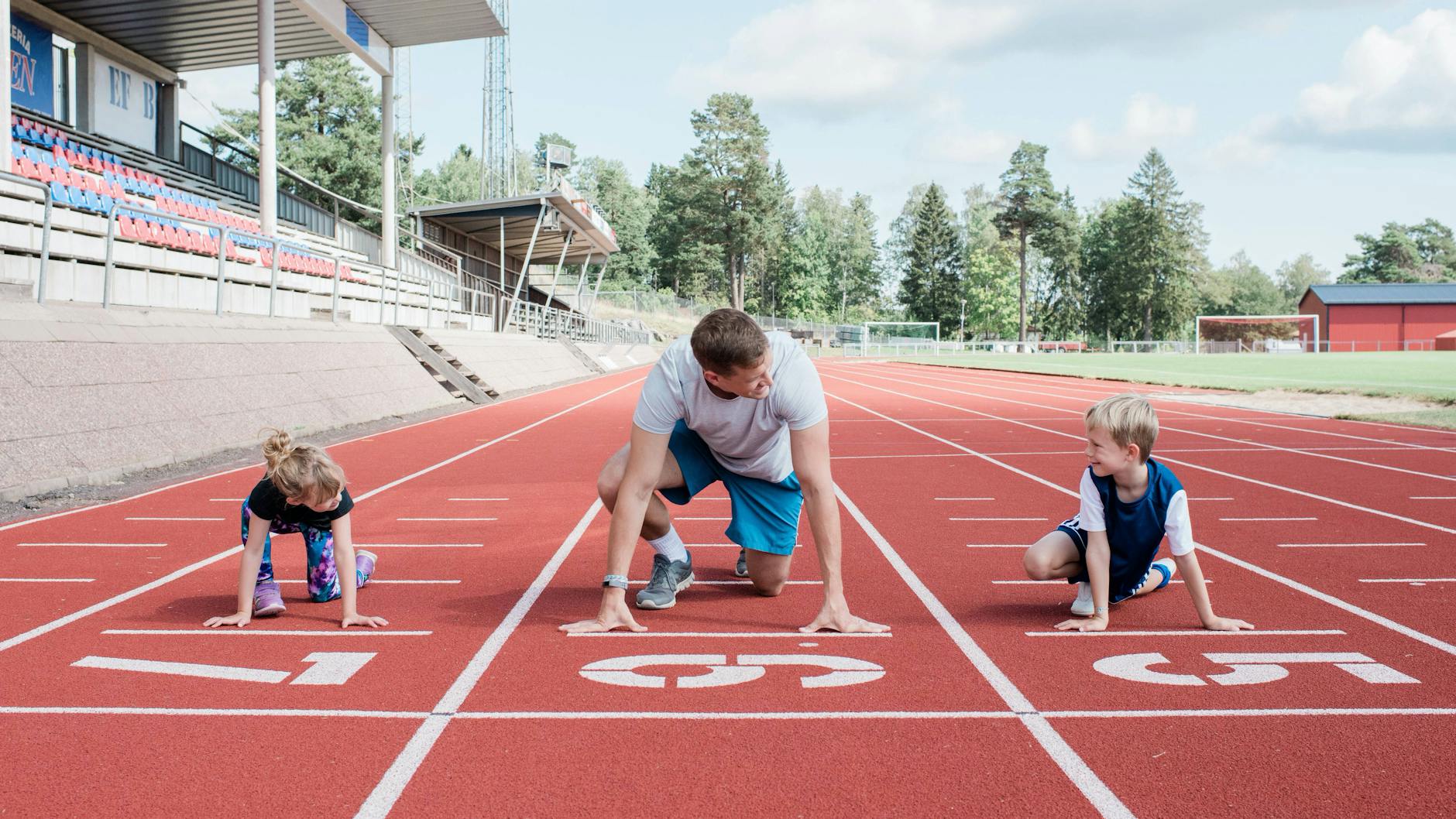 Wenn’s Spaß macht: Beim Laufen mit Kindern sollten Spiel und Spaß im Vordergrund stehen. 