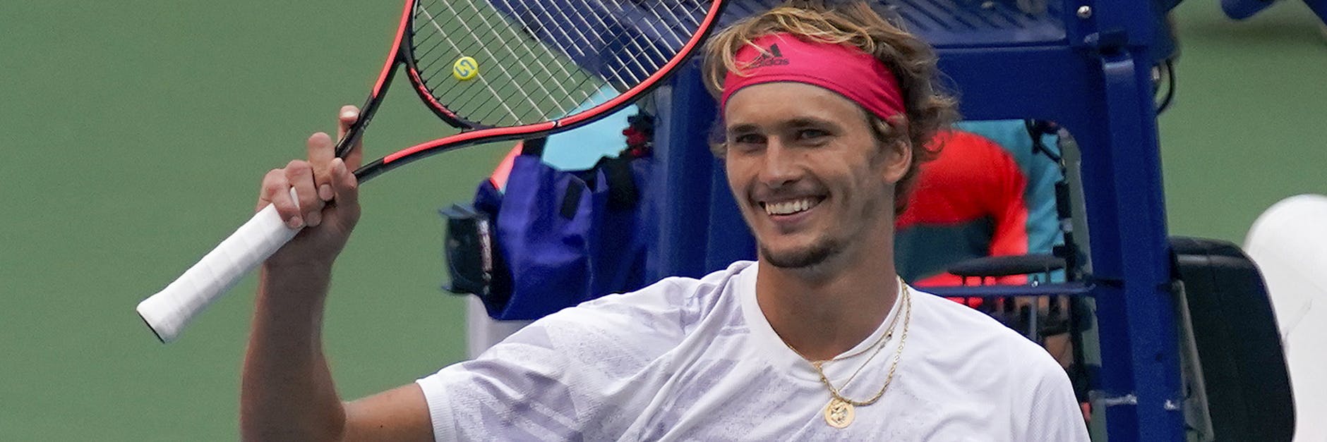 Freude statt Wut: Alexander Zverev hat trotz aller Psychospielchen des Gegners das Halbfinale erreicht.