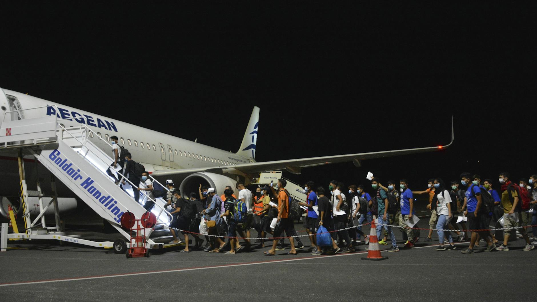 Etwa 400 unbegleitete Minderjährige aus dem abgebrannten Flüchtlingslager Moria wurden nach Thessaloniki gebracht.